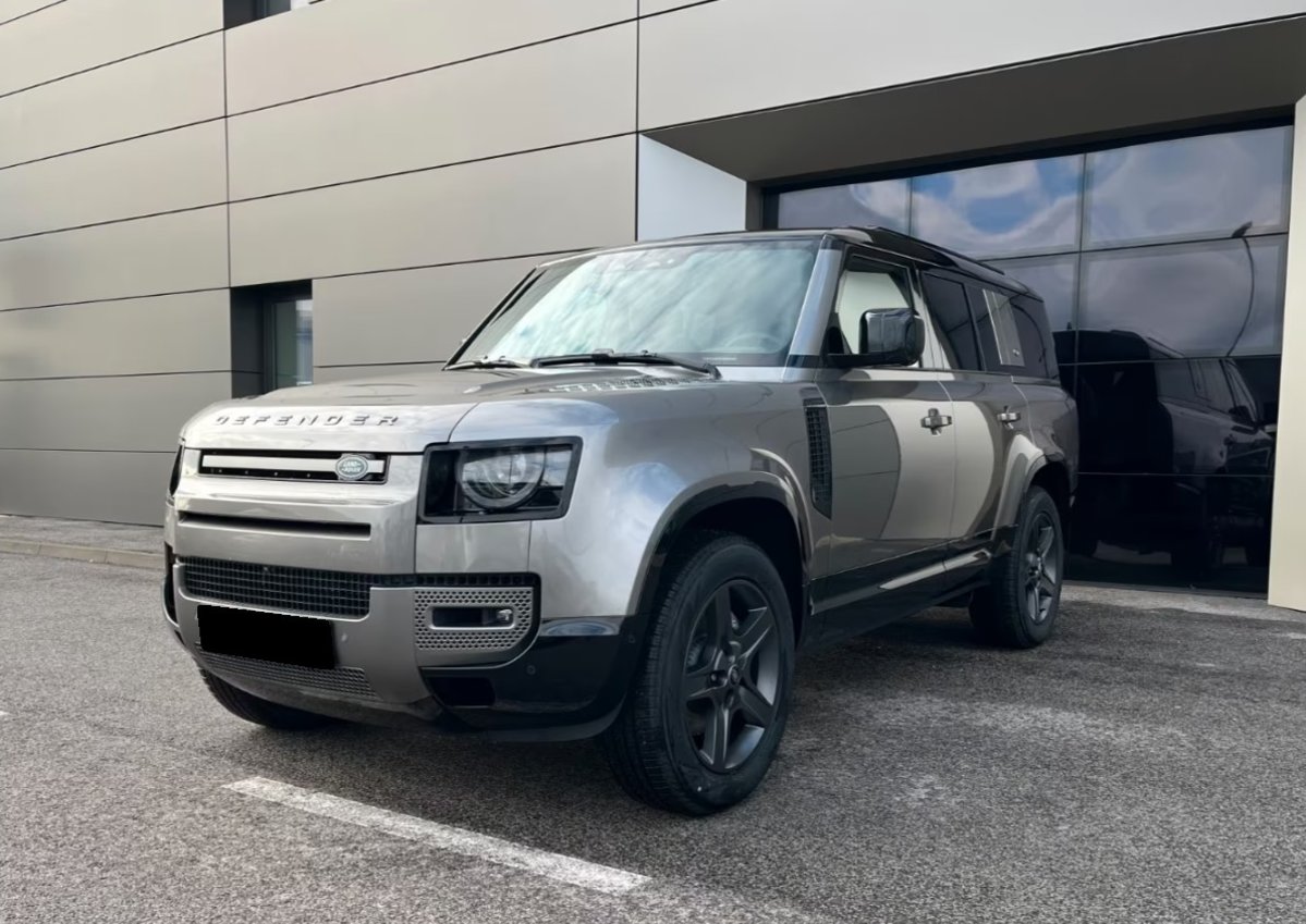LAND ROVER Defender 130 3.0 D I6 300 SE AWD AT8