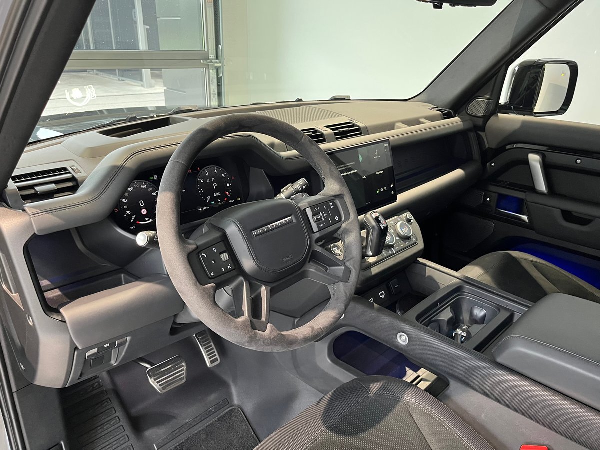 LAND ROVER Defender 110 525 V8 5.0 AT8, Benzin, Occasion / Gebraucht, Automat - 4