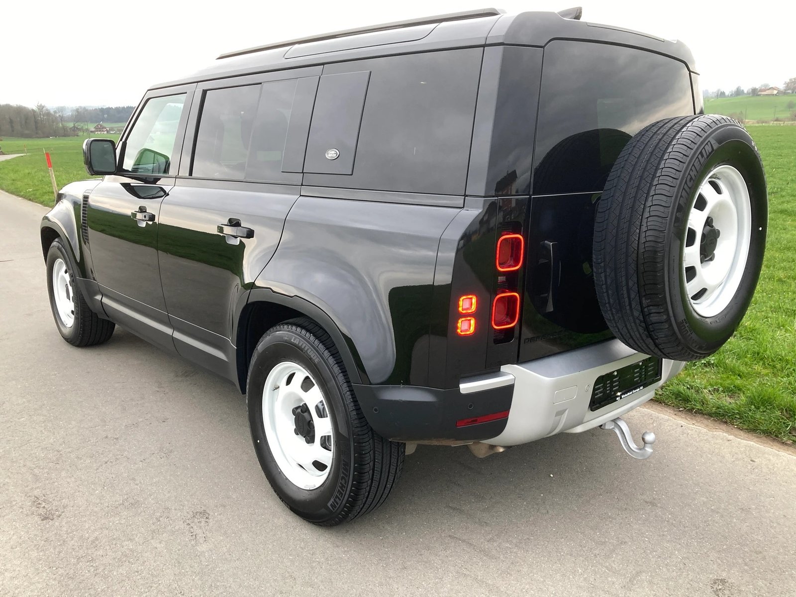 LAND ROVER Defender 110 D200 SD4 S AT8 mit Anhängerkupplung 3`500 KG, Diesel, Occasioni / Usate, Automatico - 4