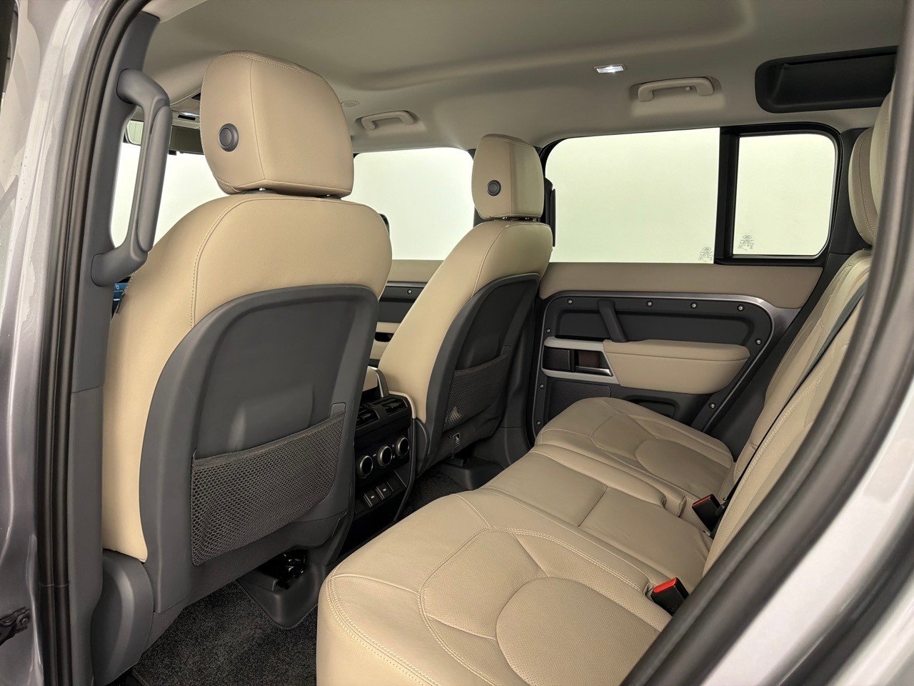 LAND ROVER Defender110 3.0DI6 300 SE, Hybride Léger Diesel/Électricité, Occasion / Utilisé, Automatique - 6