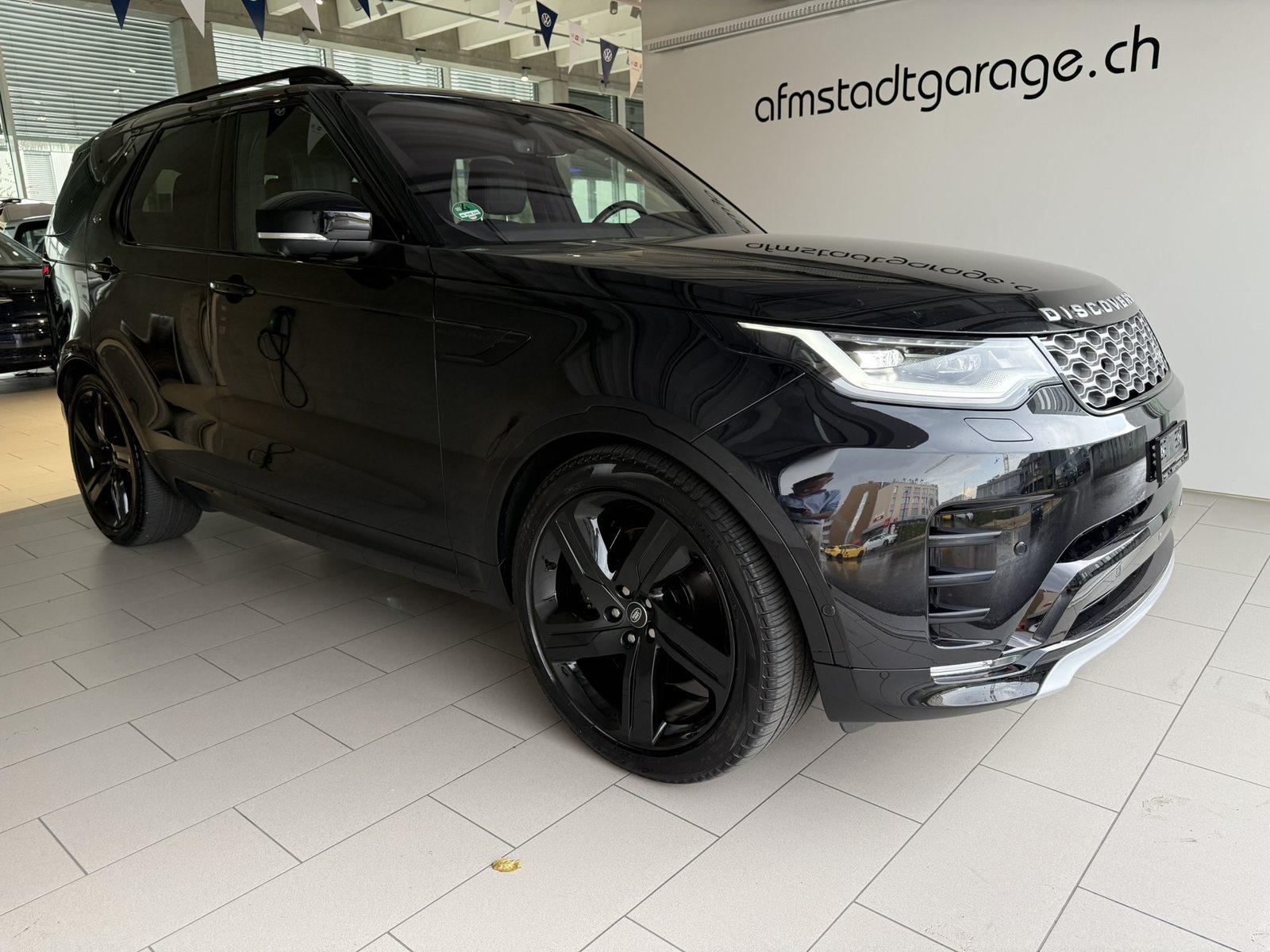LAND ROVER Disco3.0D I6 300 Metr. Ed