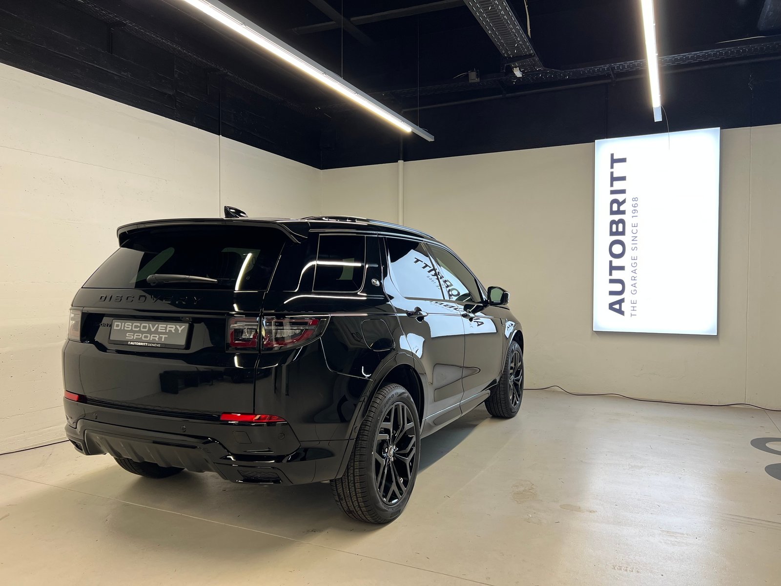 LAND ROVER Discovery Sport 1.5 T 270e Landmark, Plug-in-Hybrid Benzina/Elettrica, Auto nuove, Automatico - 2