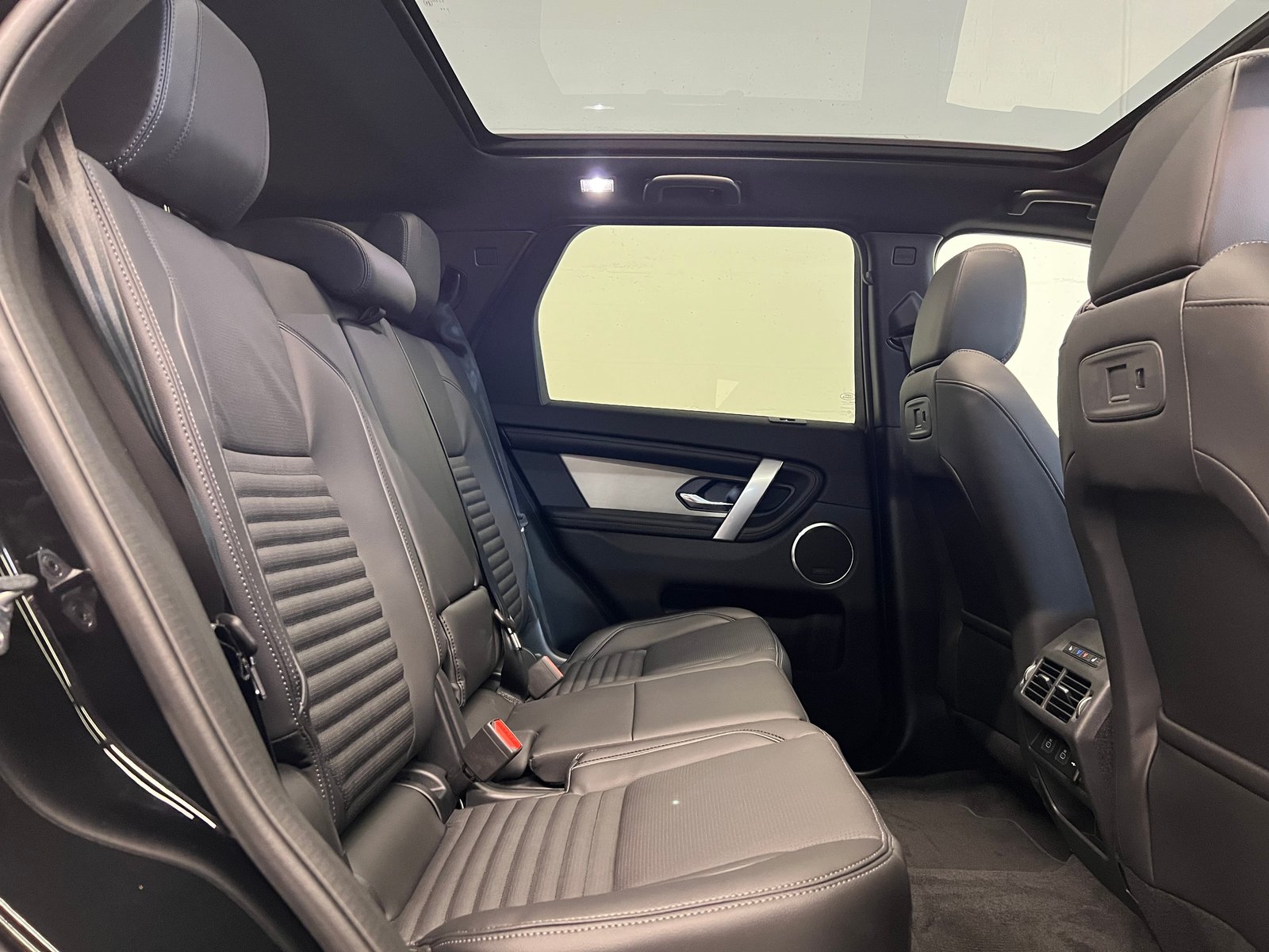 LAND ROVER Discovery Sport 1.5 T 270e Landmark, Plug-in-Hybrid Benzina/Elettrica, Auto nuove, Automatico - 7