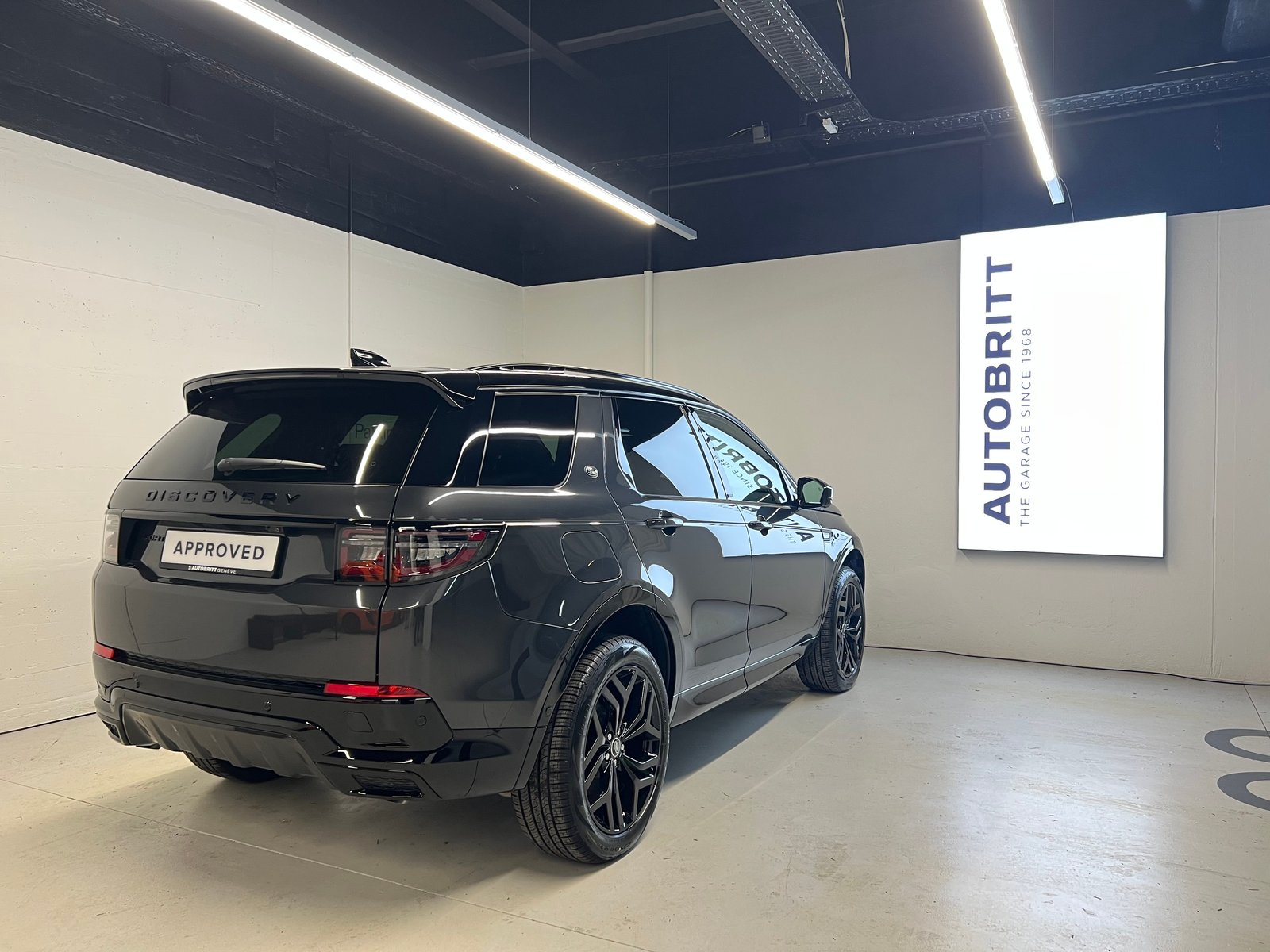 LAND ROVER Discovery Sport 1.5 T 270e Landmark, Plug-in-Hybrid Benzina/Elettrica, Auto nuove, Automatico - 2