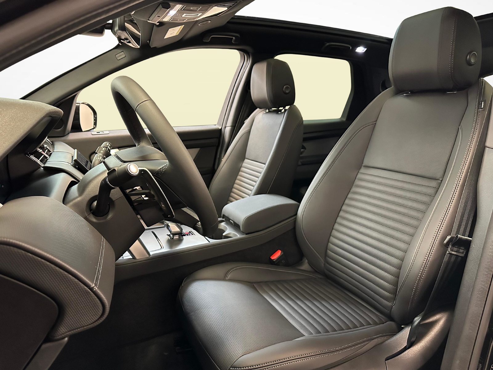 LAND ROVER Discovery Sport 1.5 T 270e Landmark, Plug-in-Hybrid Petrol/Electric, New car, Automatic - 5