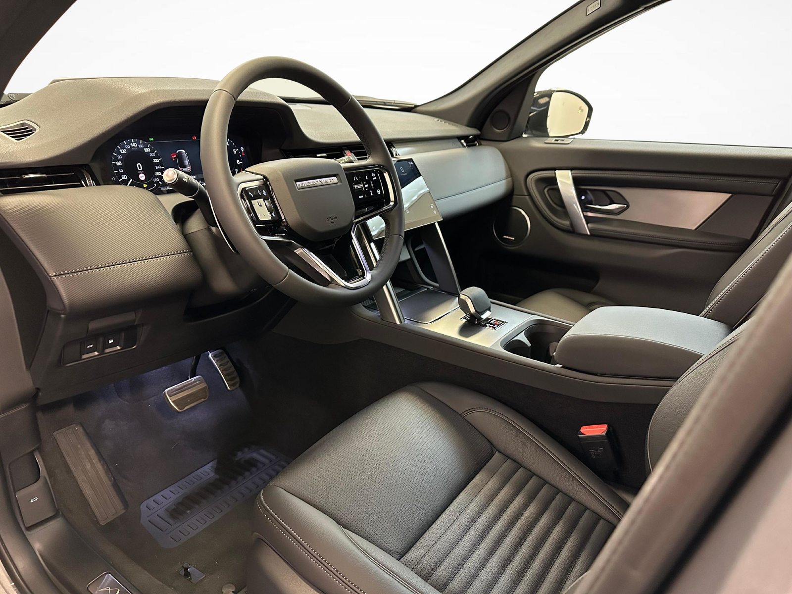 LAND ROVER Discovery Sport 1.5 T 270e Landmark, Plug-in-Hybrid Petrol/Electric, New car, Automatic - 4