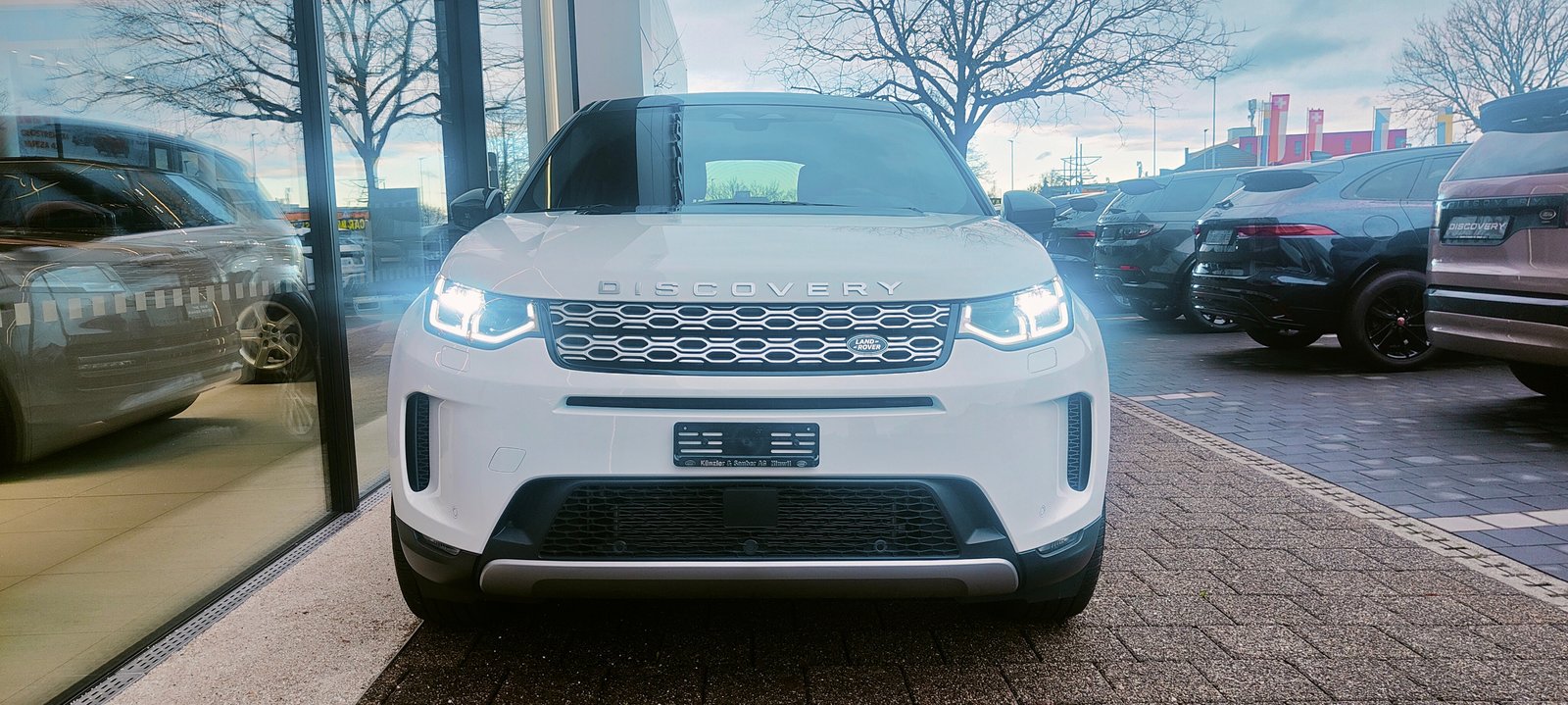 LAND ROVER Discovery Sport P300e 1.5 PHEV SE AT8, Plug-in-Hybrid Benzin/Elektro, Occasion / Gebraucht, Automatik - 4