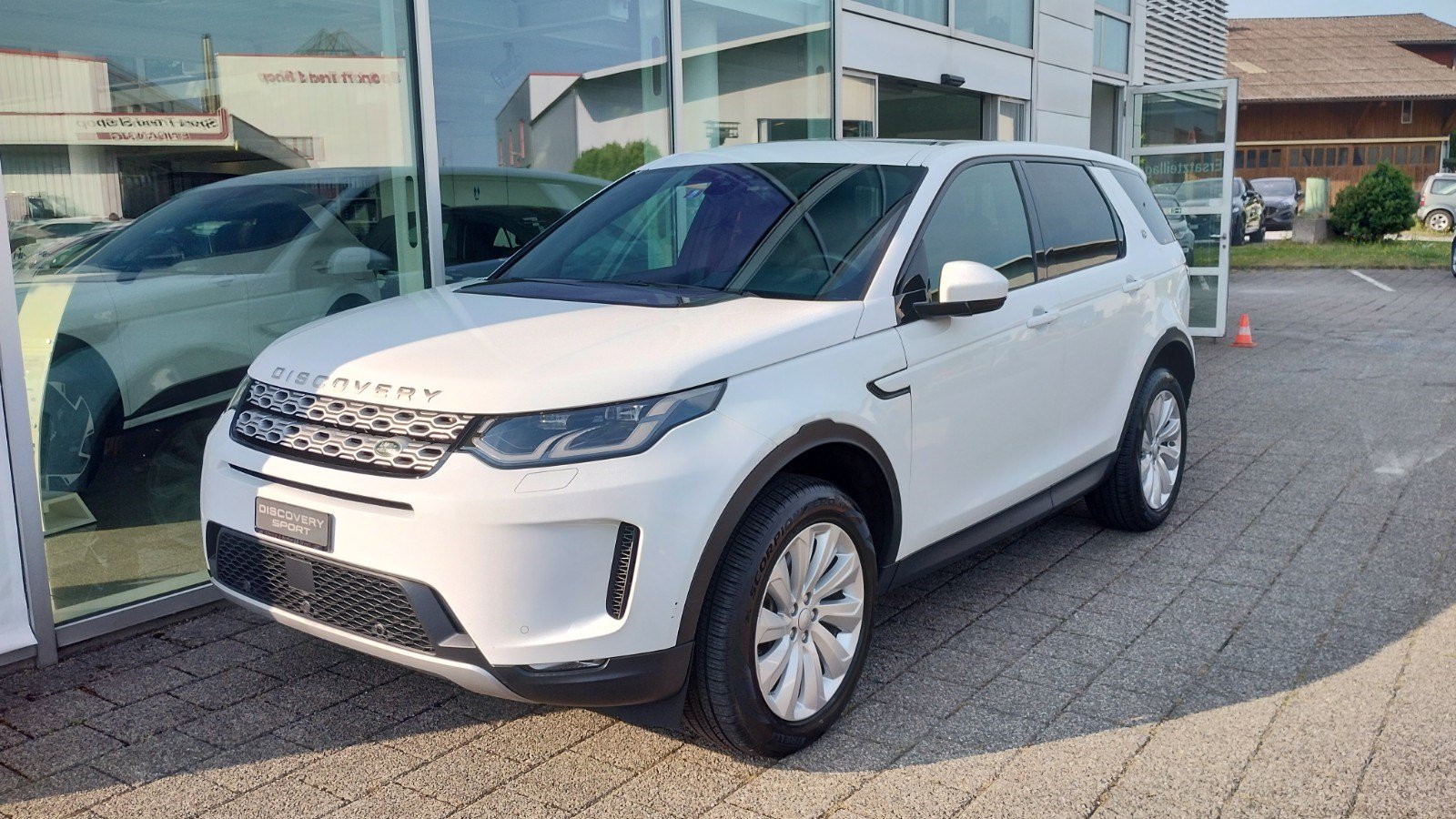 LAND ROVER Discovery Sport D180 2.0D TD4 MHEV SE AWD AT9