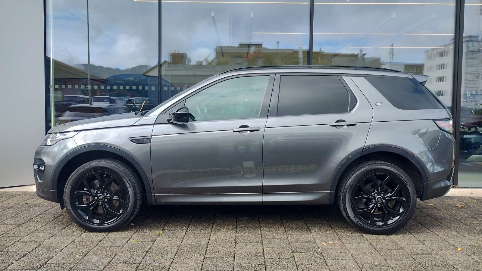 LAND ROVER Discovery Sport 2.0 SD4 SE AT9, Diesel, Second hand / Used, Automatic - 2