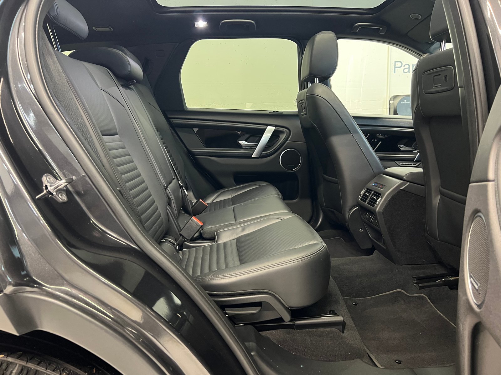 LAND ROVER Discovery Sport 2.0 Si4 250 HSE, Hybride Léger Essence/Électricité, Occasion / Utilisé, Automatique - 7