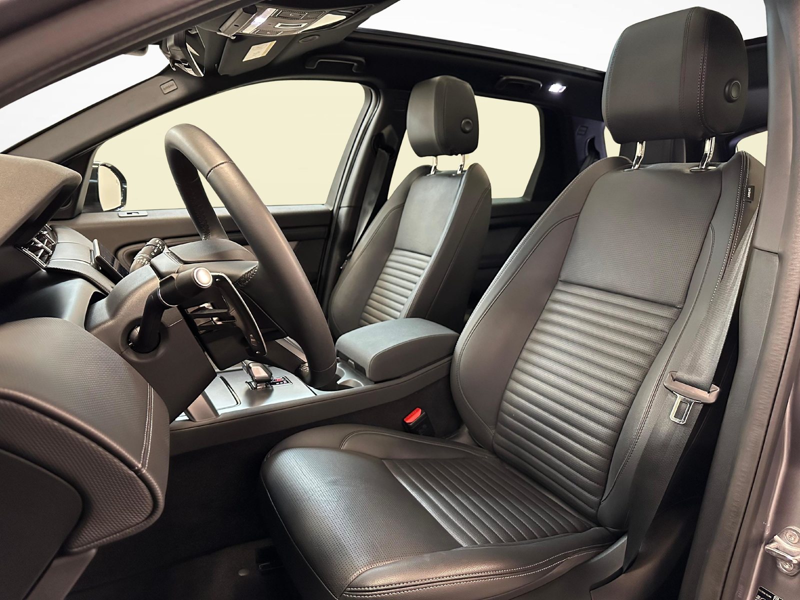 LAND ROVER Discovery Sport 1.5 T 270e Dynamic SE, Plug-in-Hybrid Petrol/Electric, Second hand / Used, Automatic - 5