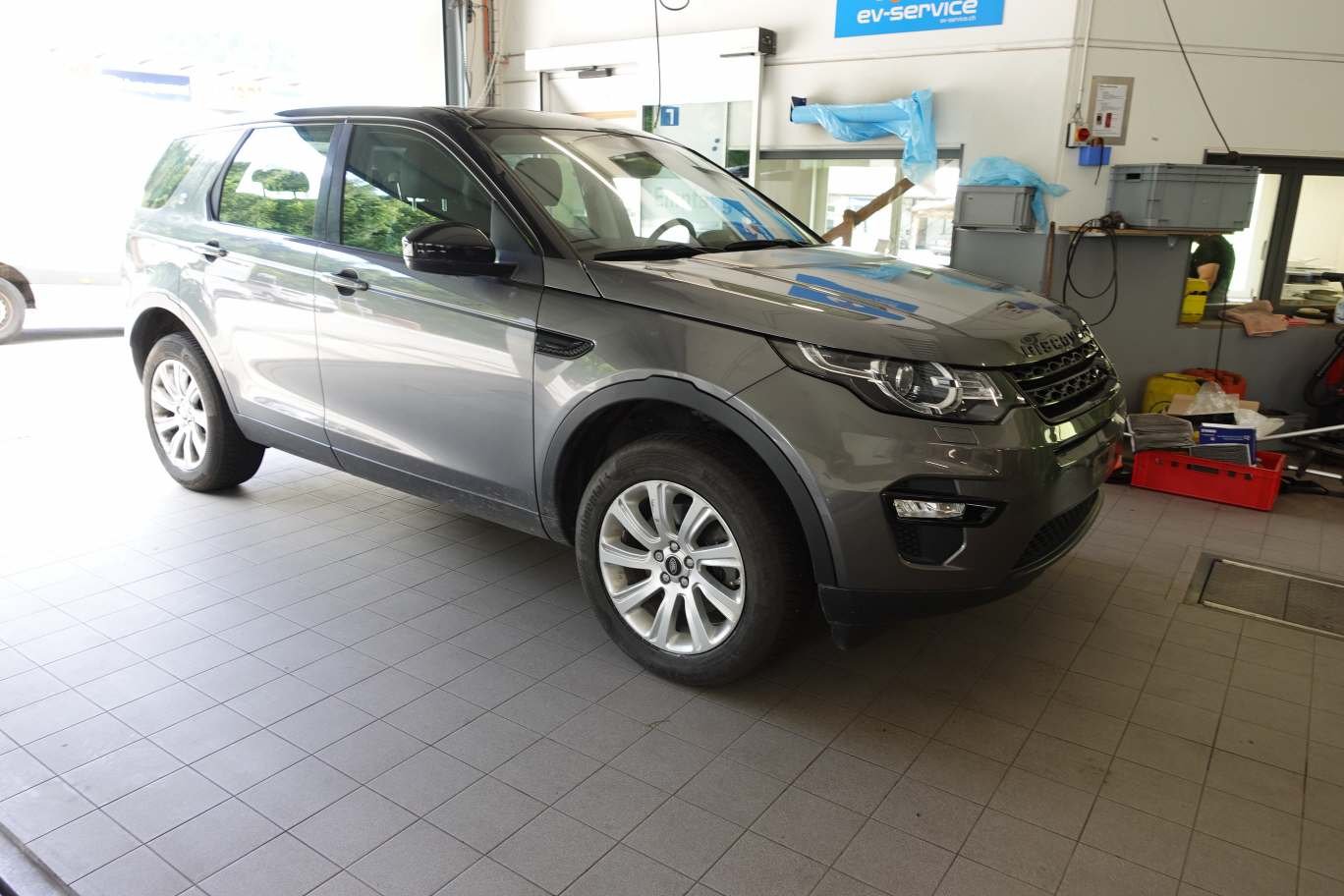 LAND ROVER Discovery Sport 2.0 TD4 180 Pure, Diesel, Occasioni / Usate, Automatico - 4