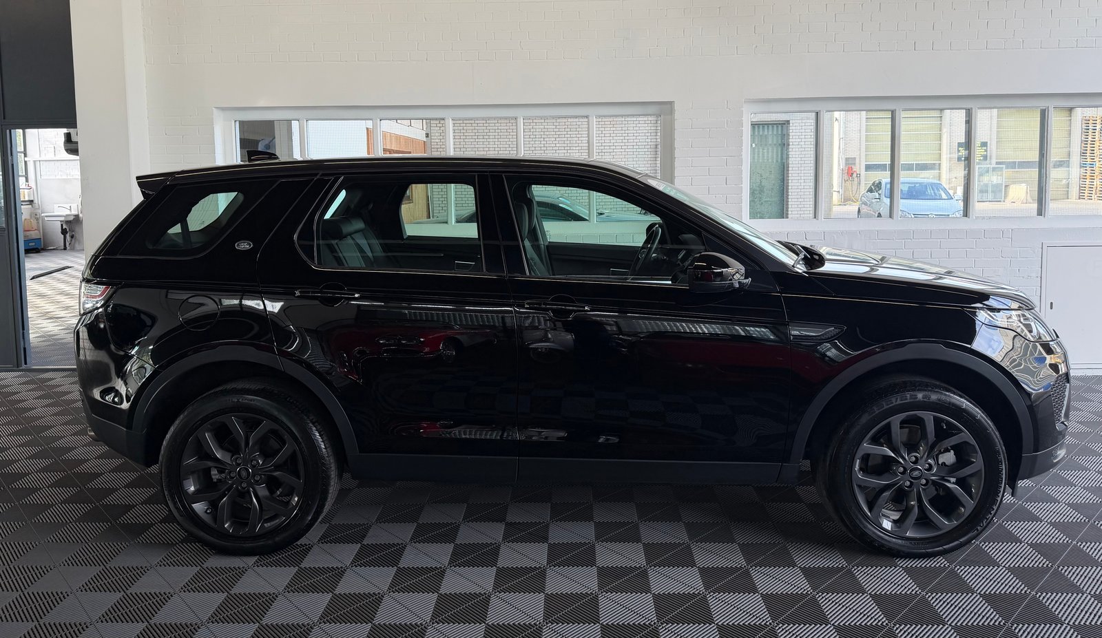 LAND ROVER Discovery Sport 2.0 TD4 180 PS 4X4 HSE AT9, Diesel, Occasion / Gebraucht, Automatik - 2