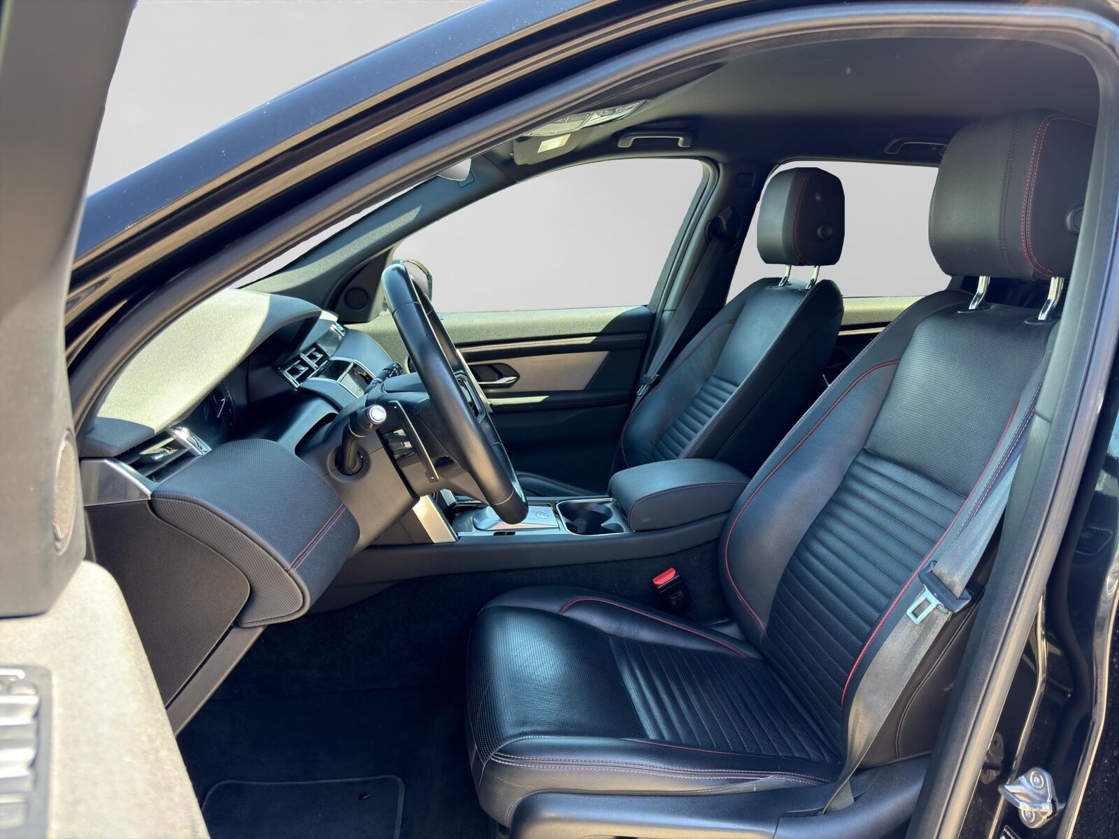 LAND ROVER Discovery Sport 1.5 T 300e R-Dynamic S, Hybride Rechargeable Essence/Électricité, Occasion / Utilisé, Automatique - 3