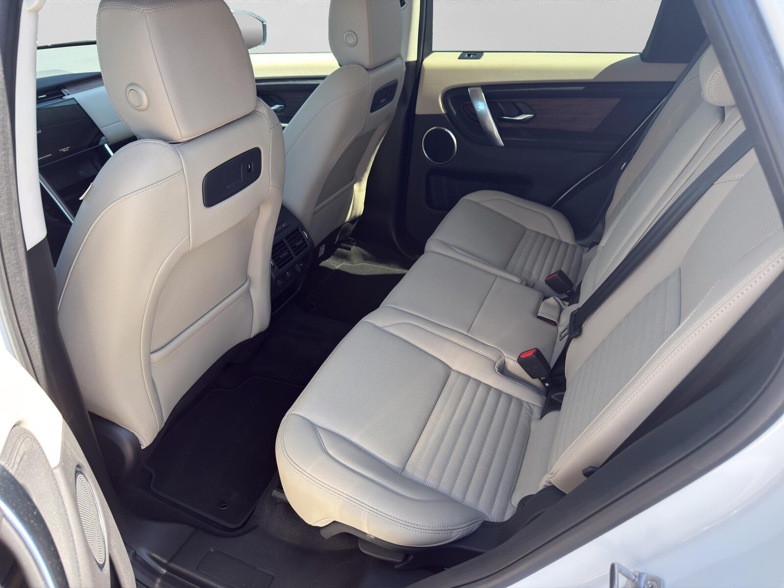 LAND ROVER Discovery Sport 1.5 T 270e S, Hybride Rechargeable Essence/Électricité, Occasion / Utilisé, Automatique - 6