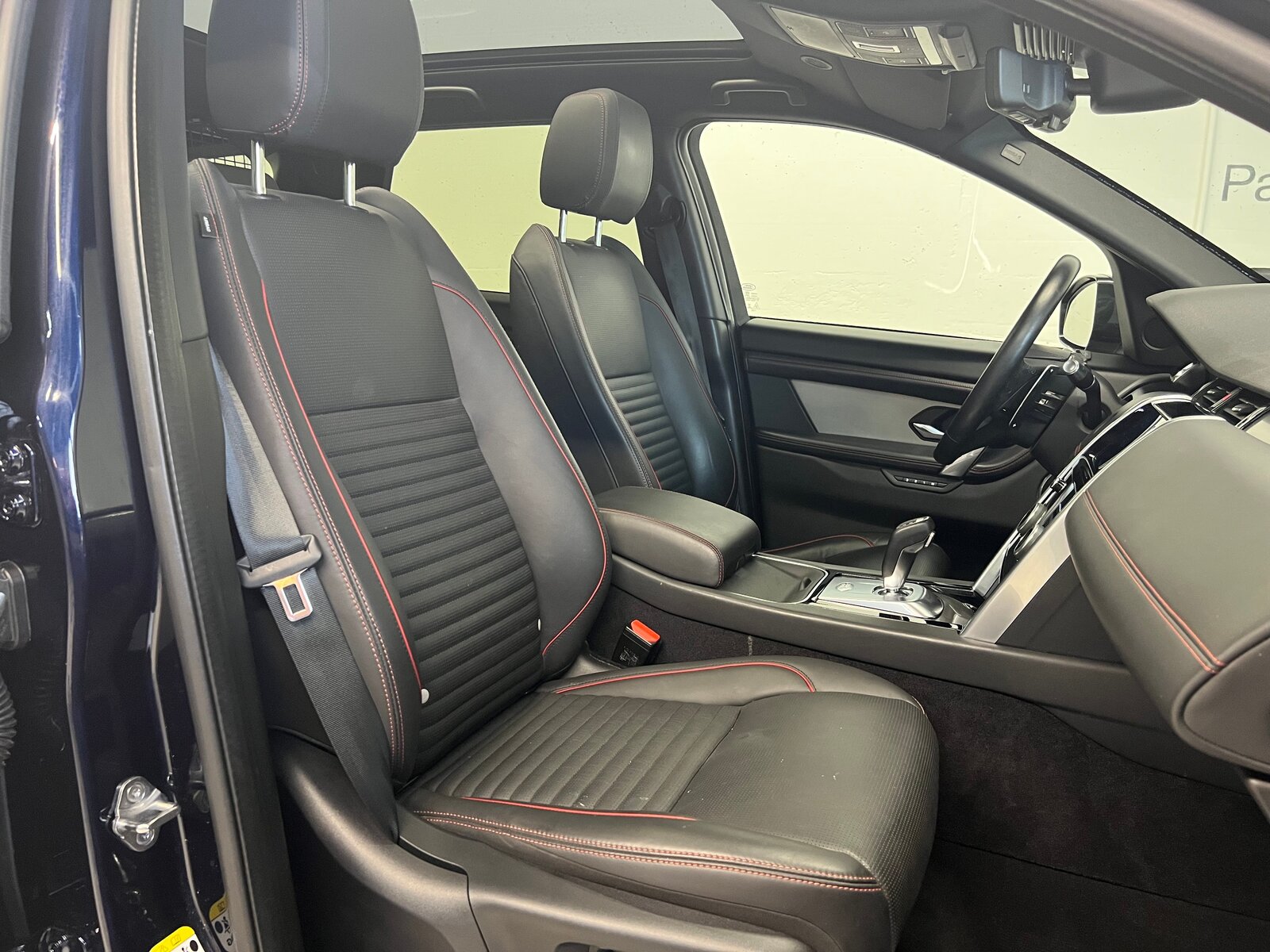 LAND ROVER Discovery Sport 1.5 T 300e R-Dynamic HSE, Hybride Rechargeable Essence/Électricité, Occasion / Utilisé, Automatique - 6