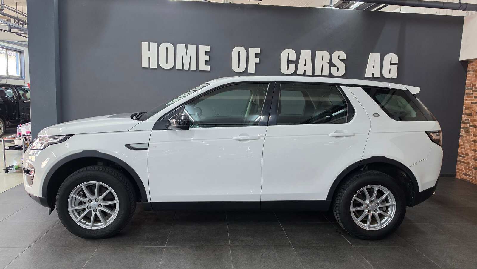 LAND ROVER Discovery Sport 2.0 TD4 Pure, Diesel, Second hand / Used, Automatic - 4