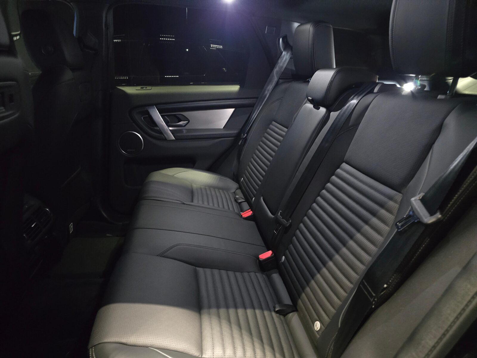 LAND ROVER Discovery Sport 1.5 T 270e Dynamic SE, Plug-in-Hybrid Petrol/Electric, Second hand / Used, Automatic - 4