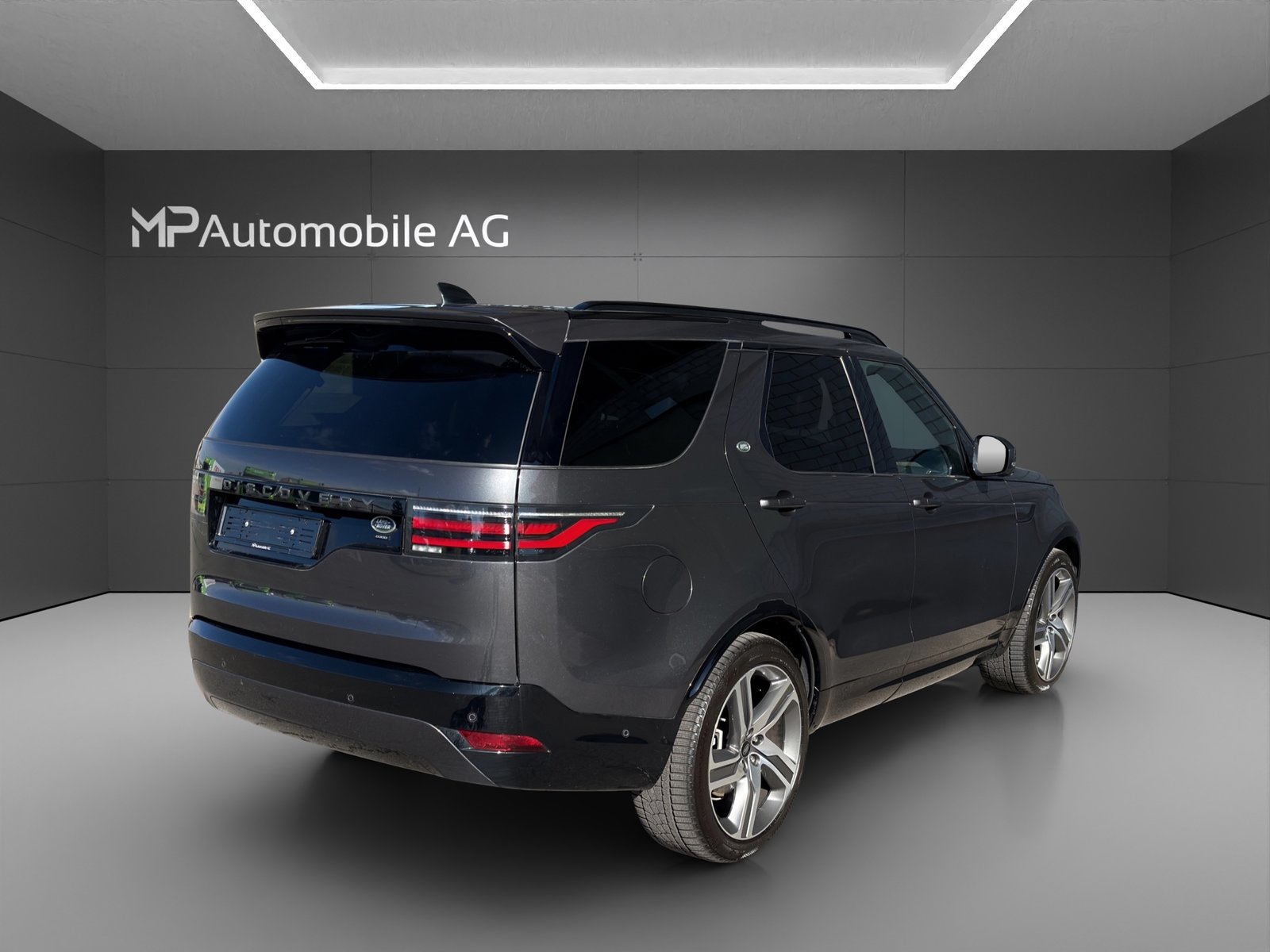 LAND ROVER Discovery 3.0D I6 300 R-Dynamic HSE AWD Automatic, Diesel, Second hand / Used, Automatic - 3