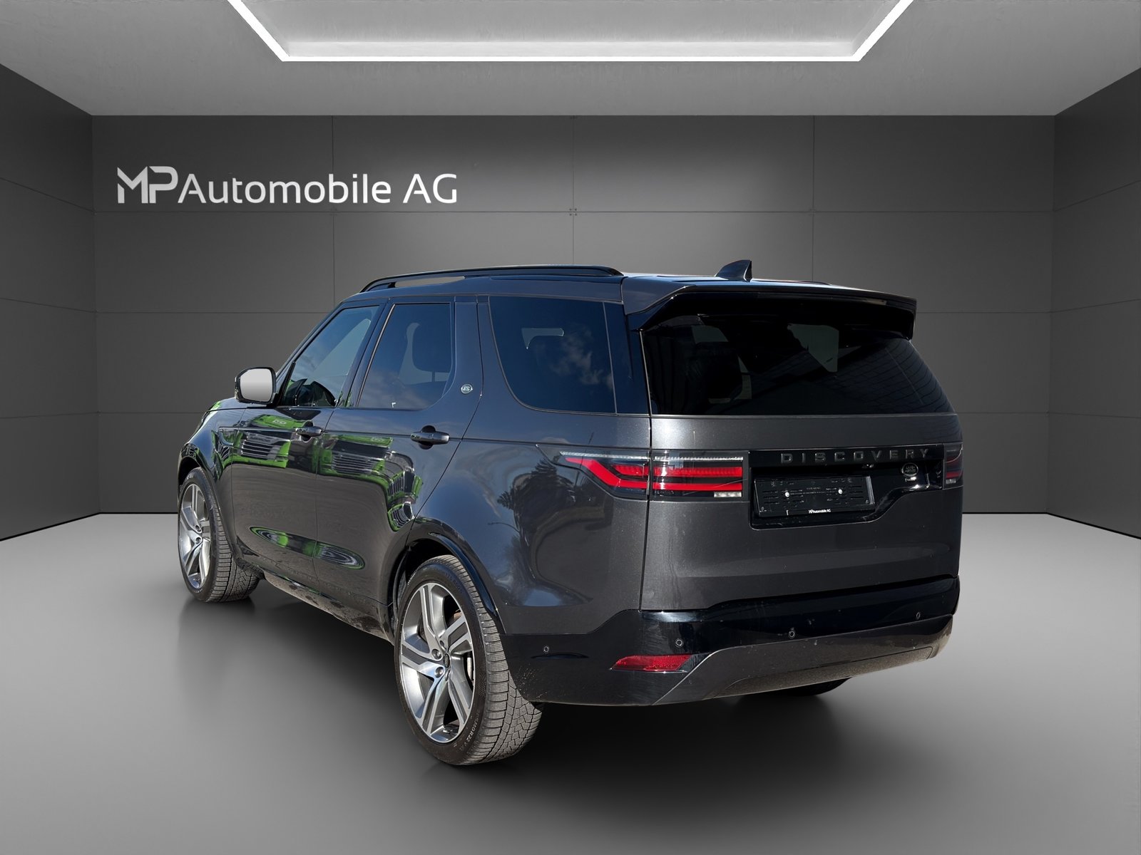LAND ROVER Discovery 3.0D I6 300 R-Dynamic HSE AWD Automatic, Diesel, Second hand / Used, Automatic - 5