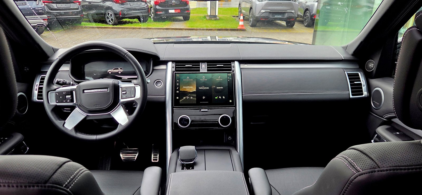 LAND ROVER Discovery 3.0D I6 300 R-Dynamic SE AWD Automatic, Diesel, Occasion / Utilisé, Automatique - 3