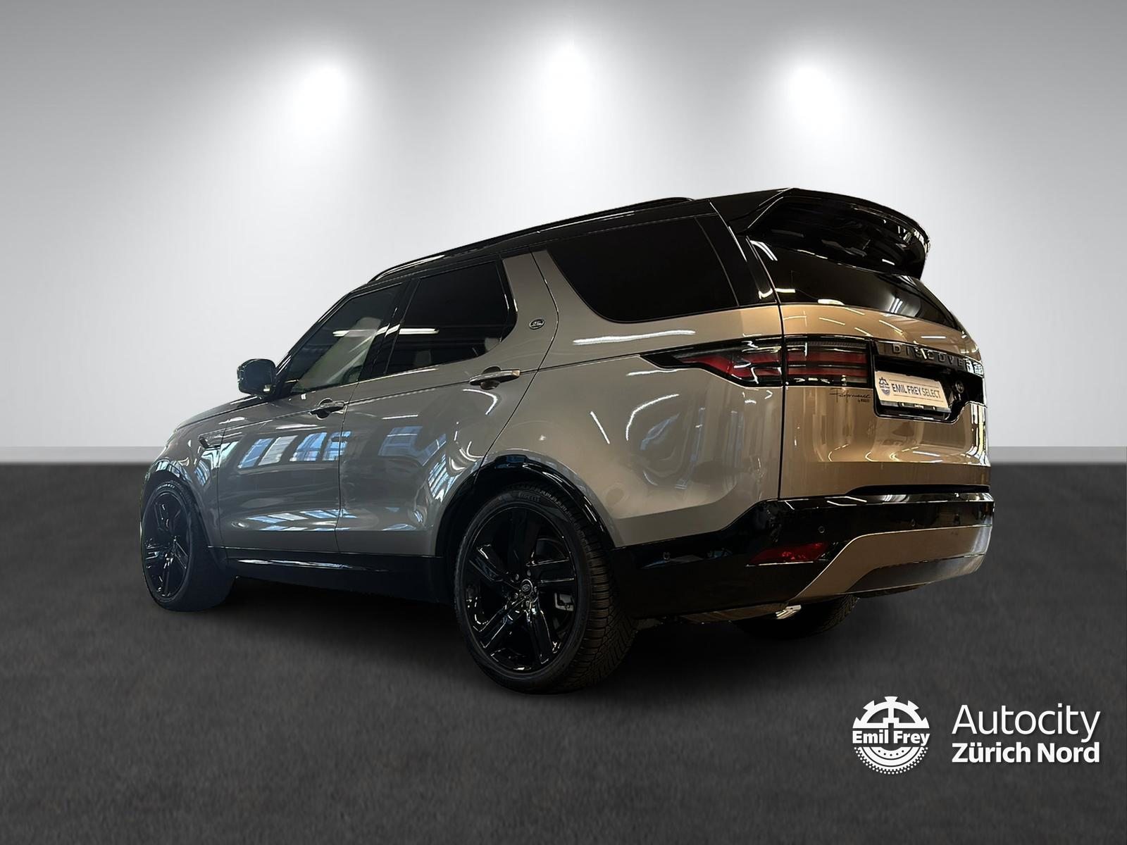 LAND ROVER Discovery 3.0 D I6 250 R-Dynamic HSE, Mild-Hybrid Diesel/Electric, Second hand / Used, Automatic - 3