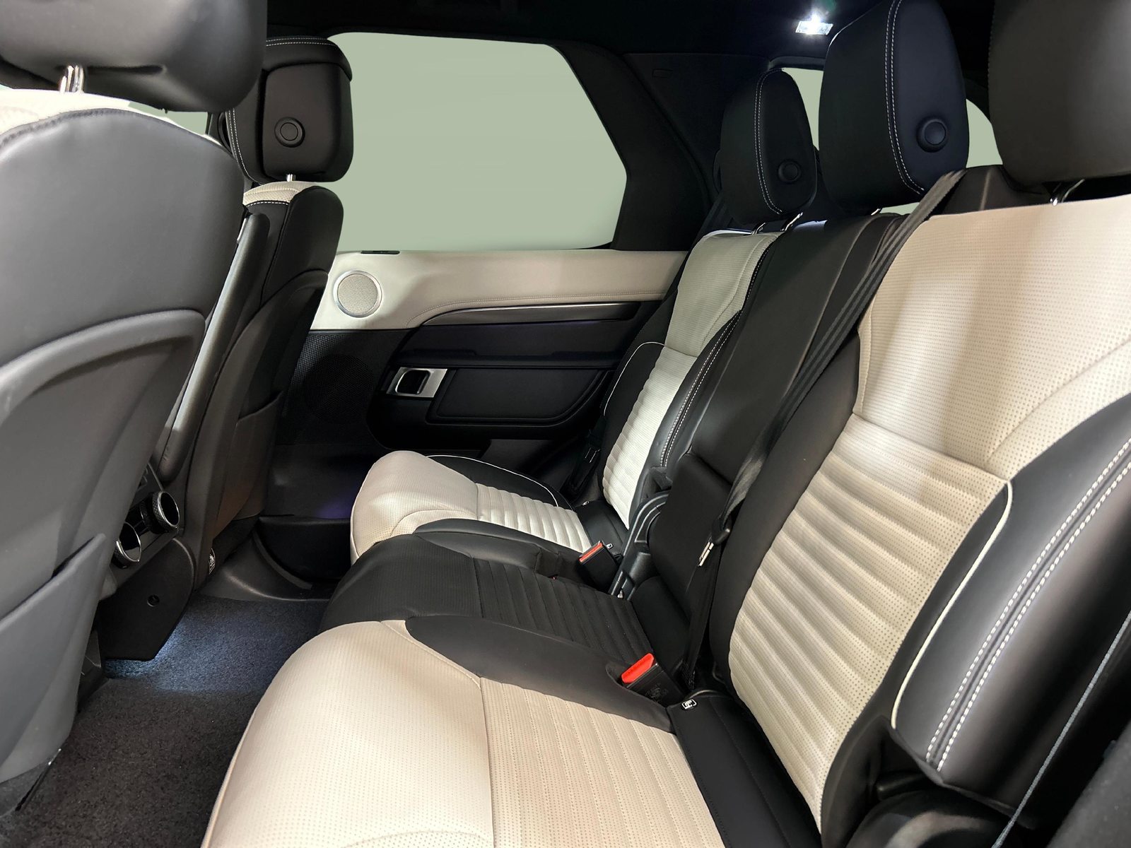LAND ROVER Discovery 3.0 I6 Metropolitan Edition, Hybride Léger Essence/Électricité, Occasion / Utilisé, Automatique - 4