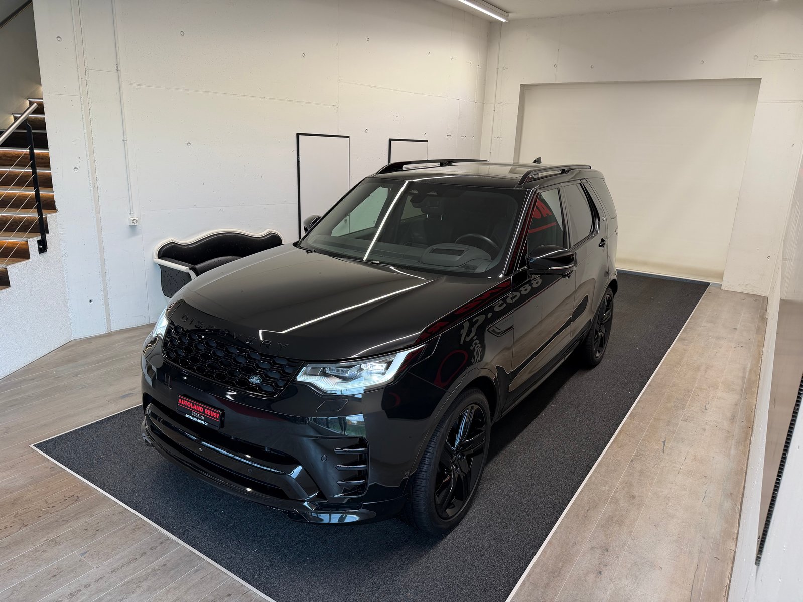 LAND ROVER Discovery 3.0D I6 300 R-Dynamic HSE AWD Automatic, Diesel, Occasion / Utilisé, Automatique - 4