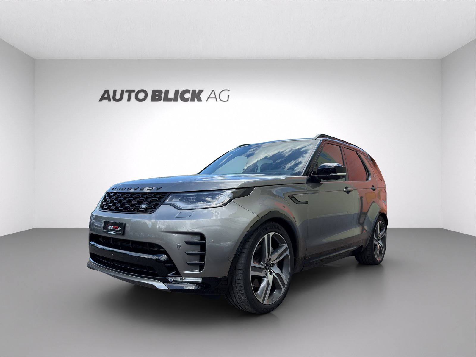 LAND ROVER Discovery 3.0D I6 300 R-Dynamic HSE AWD Automatic