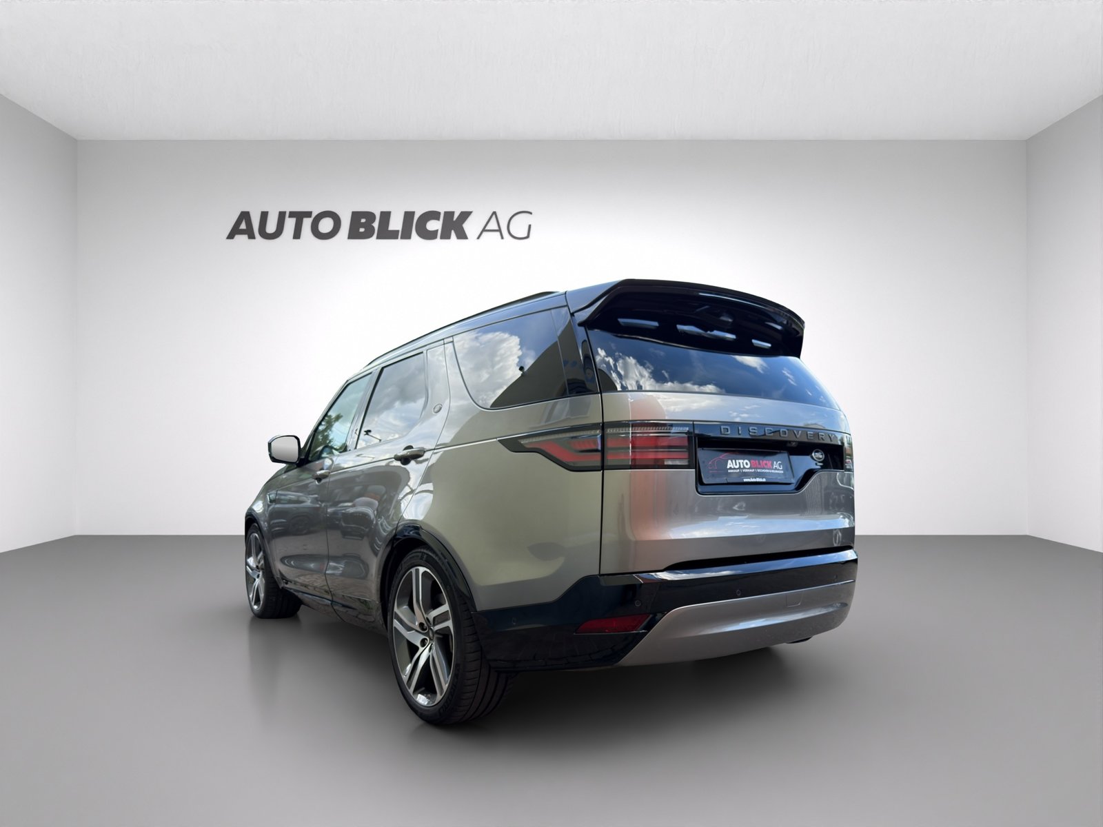 LAND ROVER Discovery 3.0D I6 300 R-Dynamic HSE AWD Automatic, Diesel, Occasion / Gebraucht, Automatik - 7