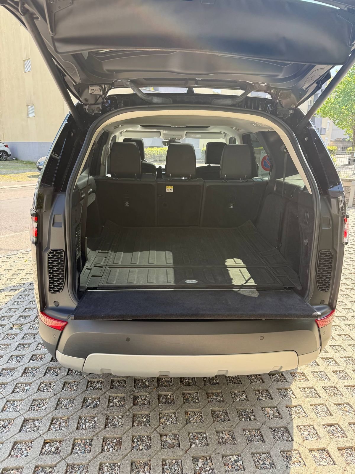 LAND ROVER Discovery 2.0 SD4 S Automatic, Diesel, Occasion / Utilisé, Automatique - 6