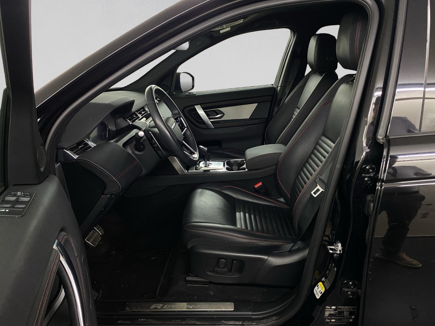 LAND ROVER Discovery 2.0 i4 300 R-Dynamic SE AWD Automatic, Essence, Occasion / Utilisé, Automatique - 7