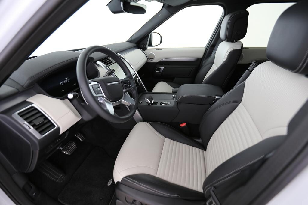LAND ROVER Discovery 3.0 D I6 250 Dynamic SE, Mild-Hybrid Diesel/Electric, Second hand / Used, Automatic - 4
