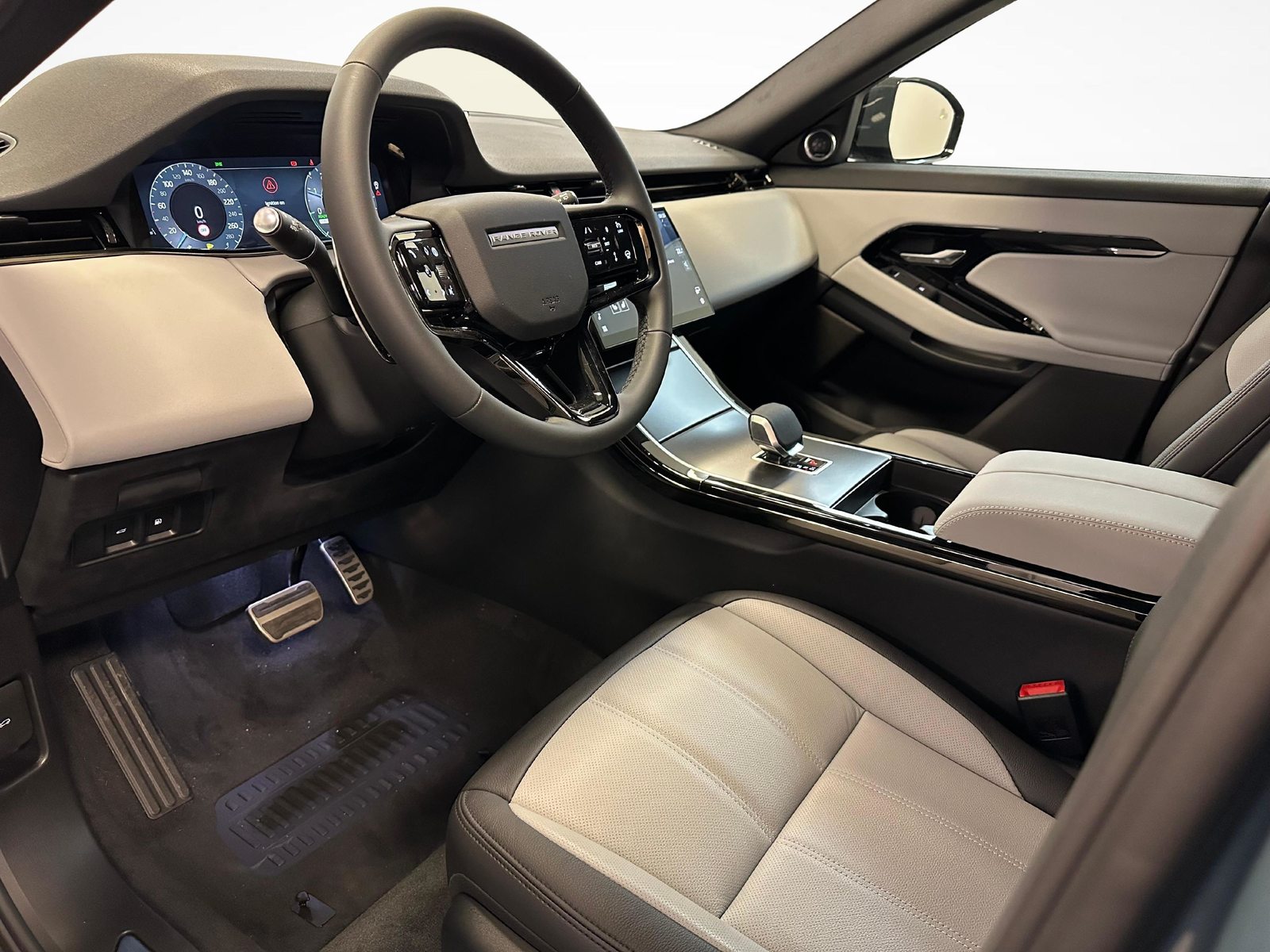 LAND ROVER Range Rover Evoque 1.5 T 270e Dynamic SE, Plug-in-Hybrid Benzina/Elettrica, Auto nuove, Automatico - 4