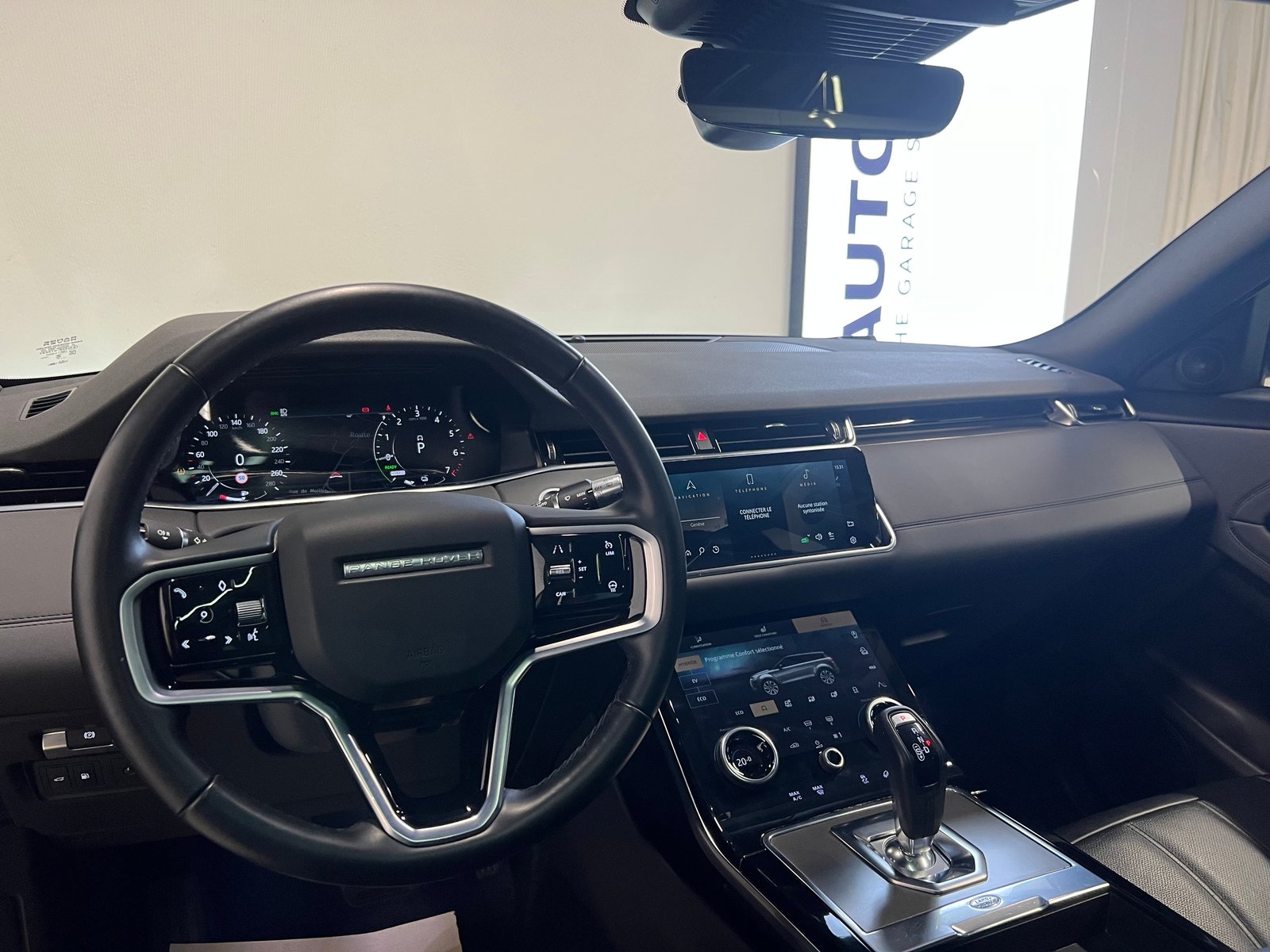 LAND ROVER Range Rover Evoque 1.5 T 300e SE, Plug-in-Hybrid Petrol/Electric, Second hand / Used, Automatic - 3