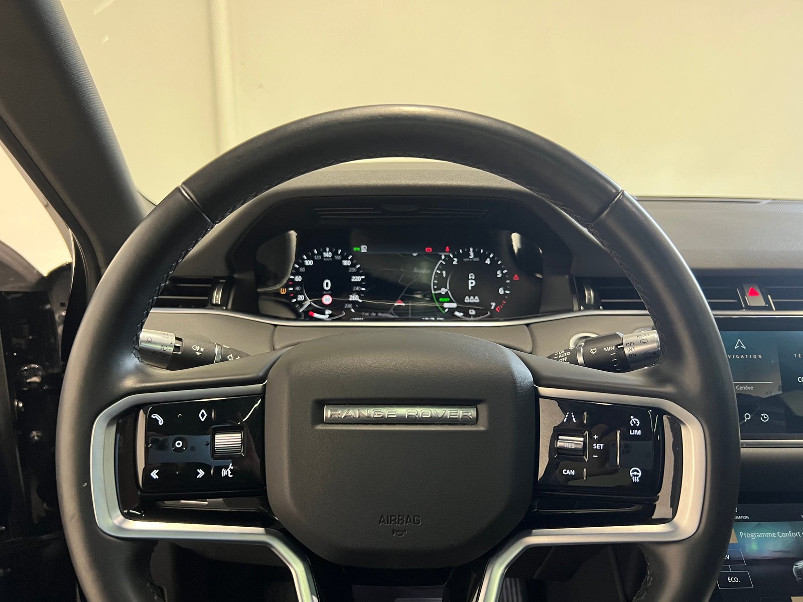 LAND ROVER Range Rover Evoque 1.5 T 300e SE, Plug-in-Hybrid Petrol/Electric, Second hand / Used, Automatic - 4