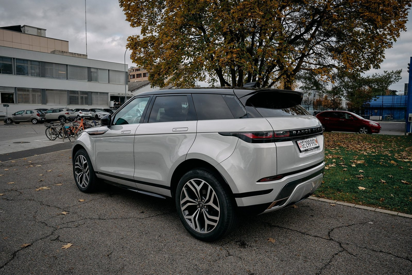 LAND ROVER Range Rover Evoque 2.0 T 250 R-Dynamic HSE, Benzin, Occasion / Gebraucht, Automatik - 4