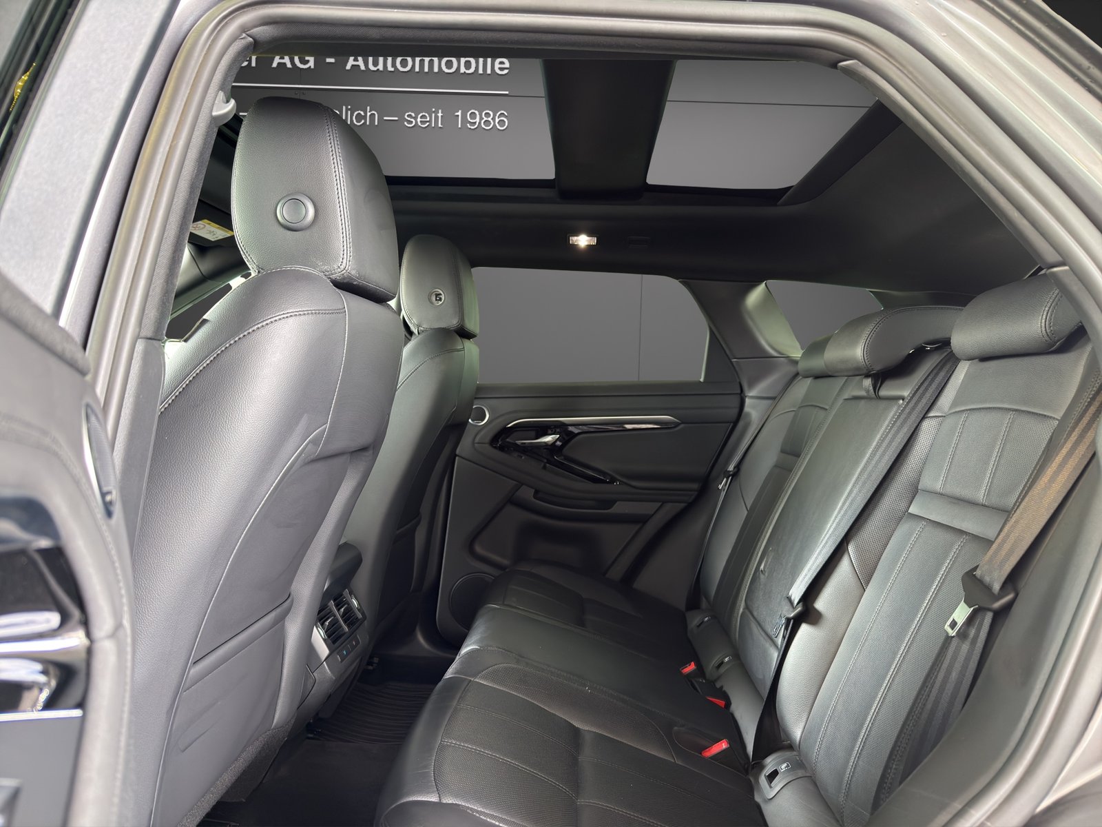 LAND ROVER Range Rover Evoque P 200 MHEV SE AT9, Mild-Hybrid Benzin/Elektro, Occasion / Gebraucht, Automatik - 7
