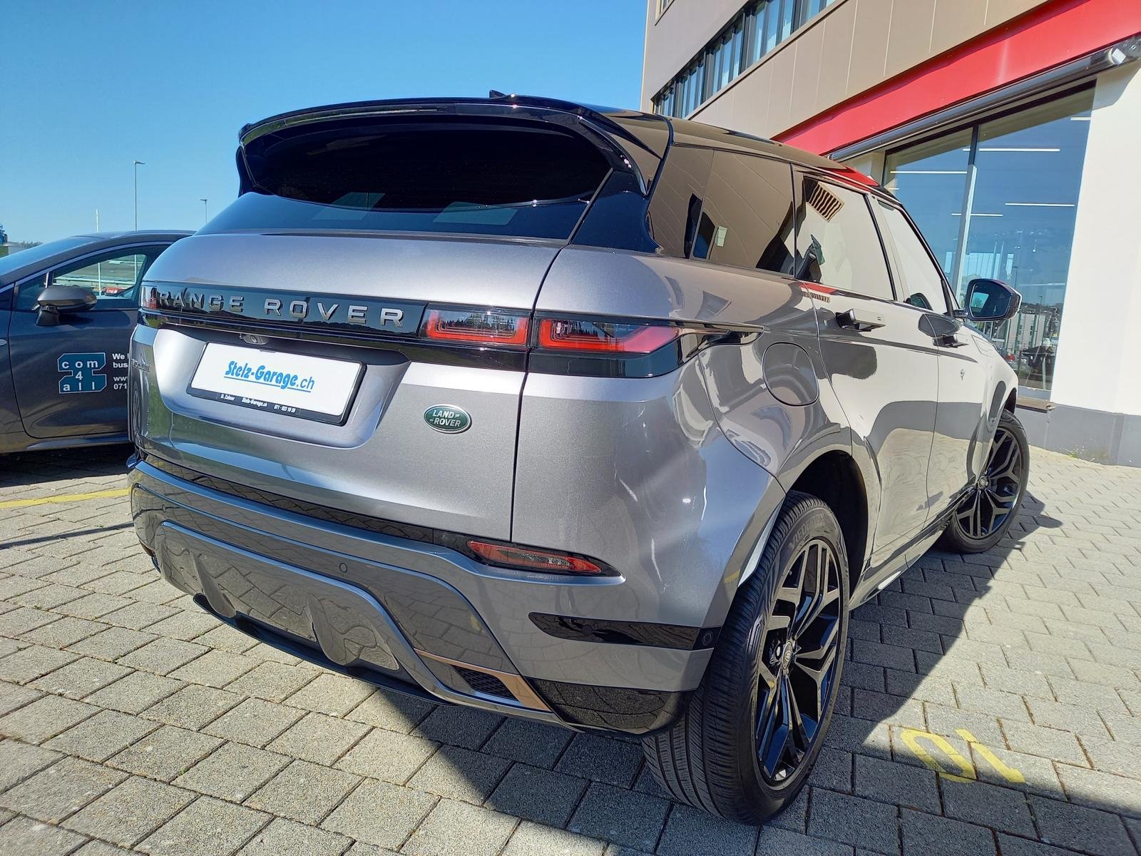LAND ROVER Range Rover Evoque 2.0 D 240 R-Dynamic SE, Mild-Hybrid Diesel/Electric, Second hand / Used, Automatic - 2