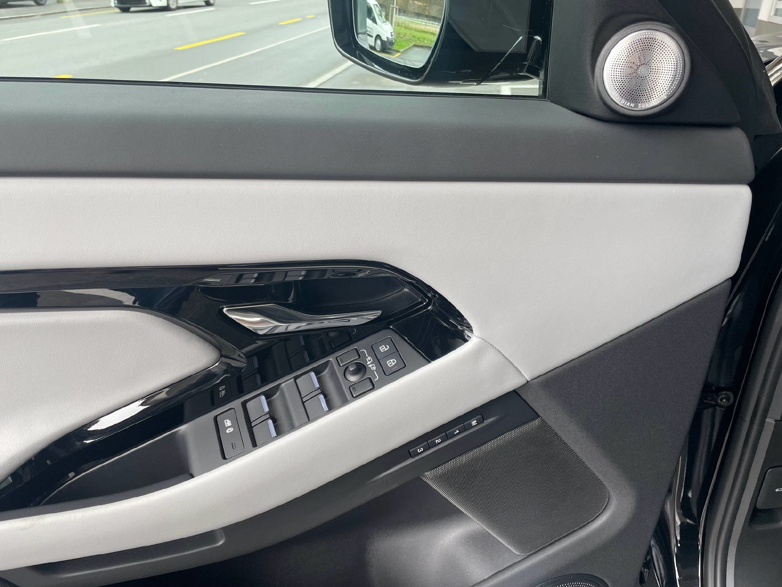 LAND ROVER Range Rover Evoque 1.5 T 300e Autobiography, Plug-in-Hybrid Petrol/Electric, Second hand / Used, Automatic - 6