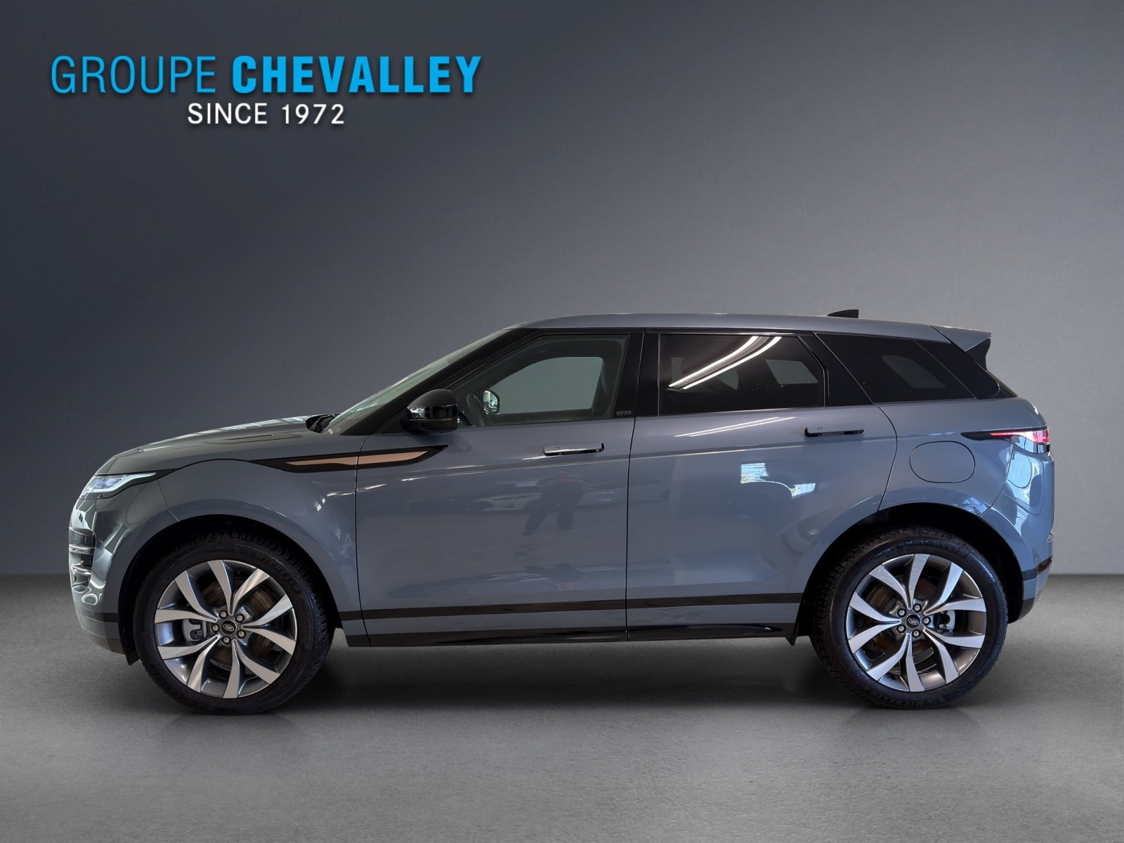 LAND ROVER Evoque R-Dynamic SE, Plug-in-Hybrid Petrol/Electric, Second hand / Used, Automatic - 3