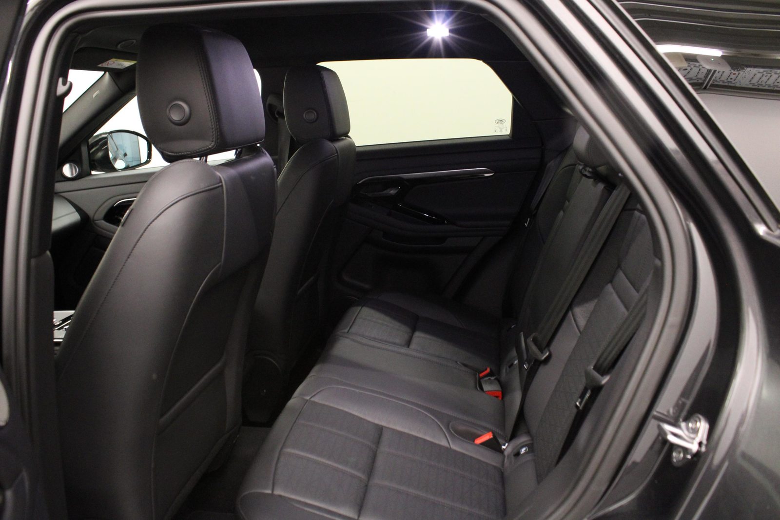 LAND ROVER Range Rover Evoque 1.5 T 300e R-Dynamic HSE, Plug-in-Hybrid Petrol/Electric, Second hand / Used, Automatic - 6