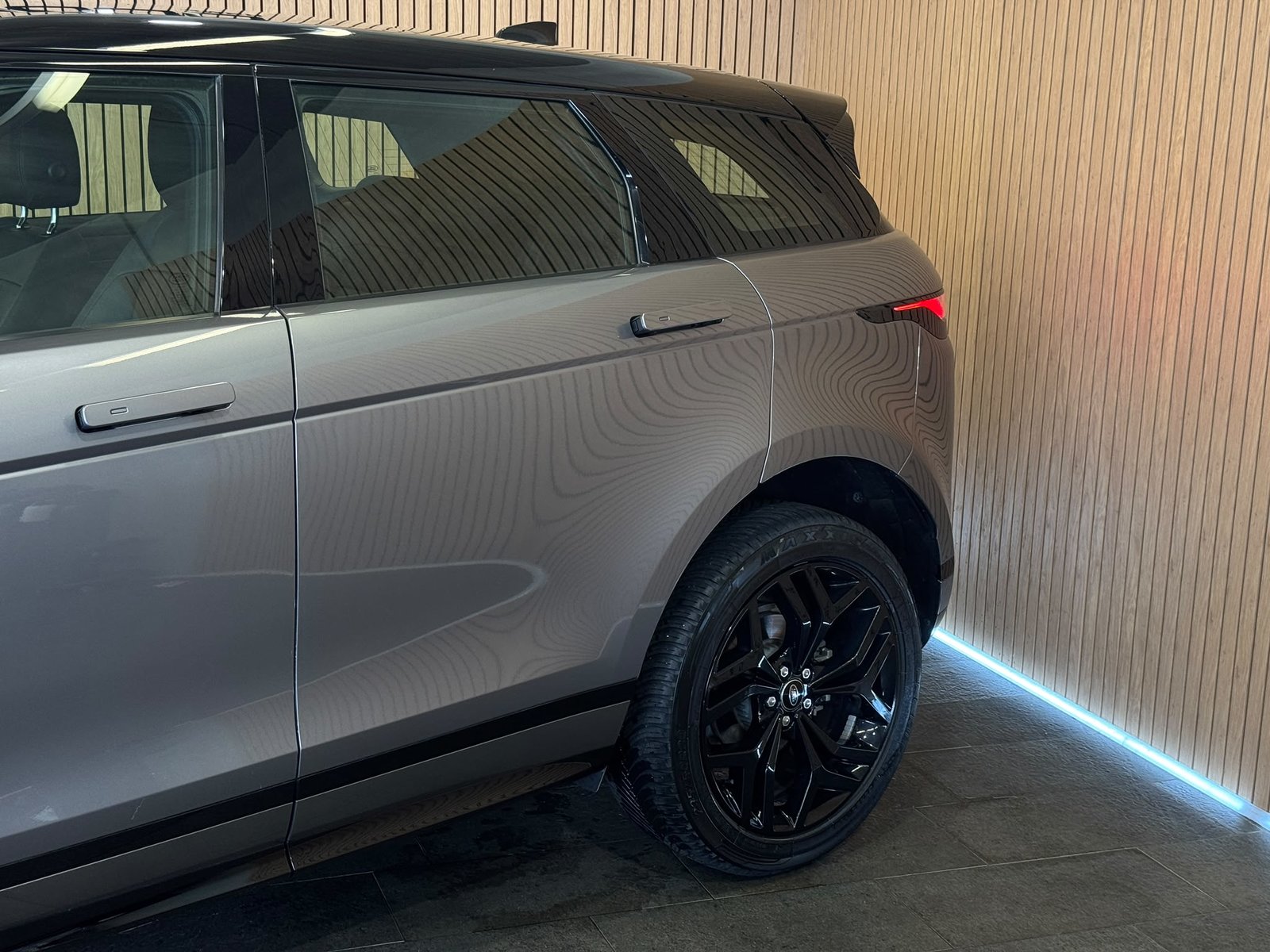 LAND ROVER Range Rover Evoque R-Dynamic D 200 MHEV S AT9, Mild-Hybrid Diesel/Elektro, Occasion / Gebraucht, Automatik - 4
