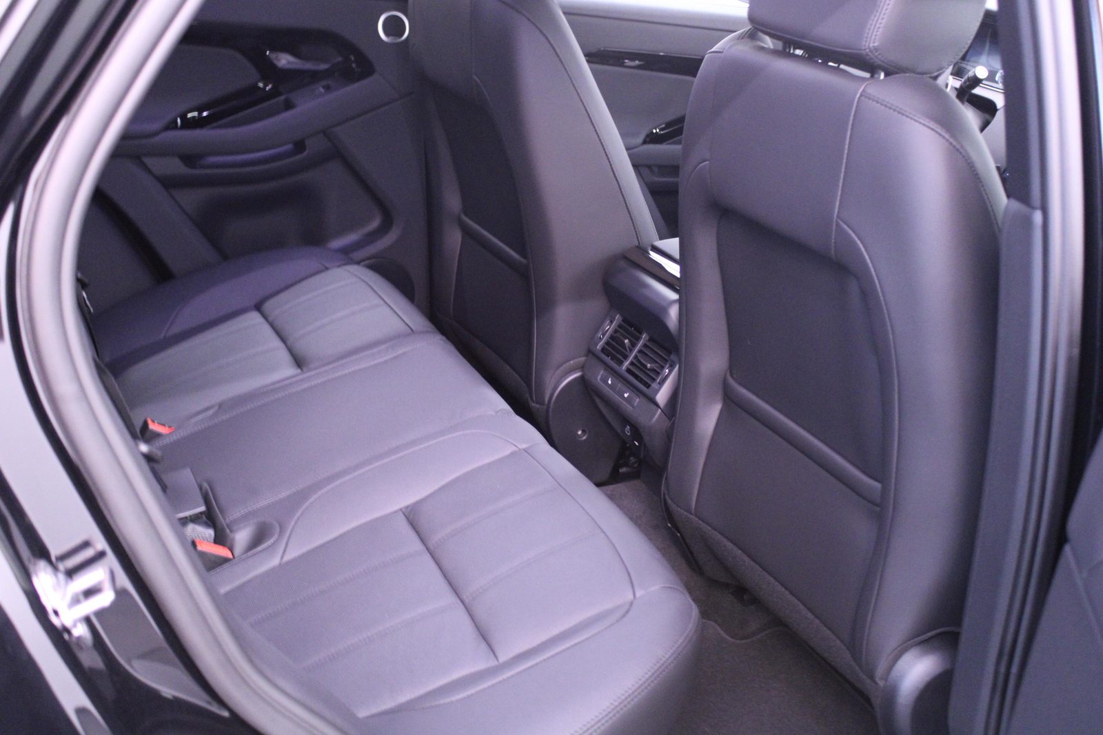 LAND ROVER Range Rover Evoque 1.5 T 270e Dynamic SE, Plug-in-Hybrid Benzin/Elektro, Occasion / Gebraucht, Automatik - 7
