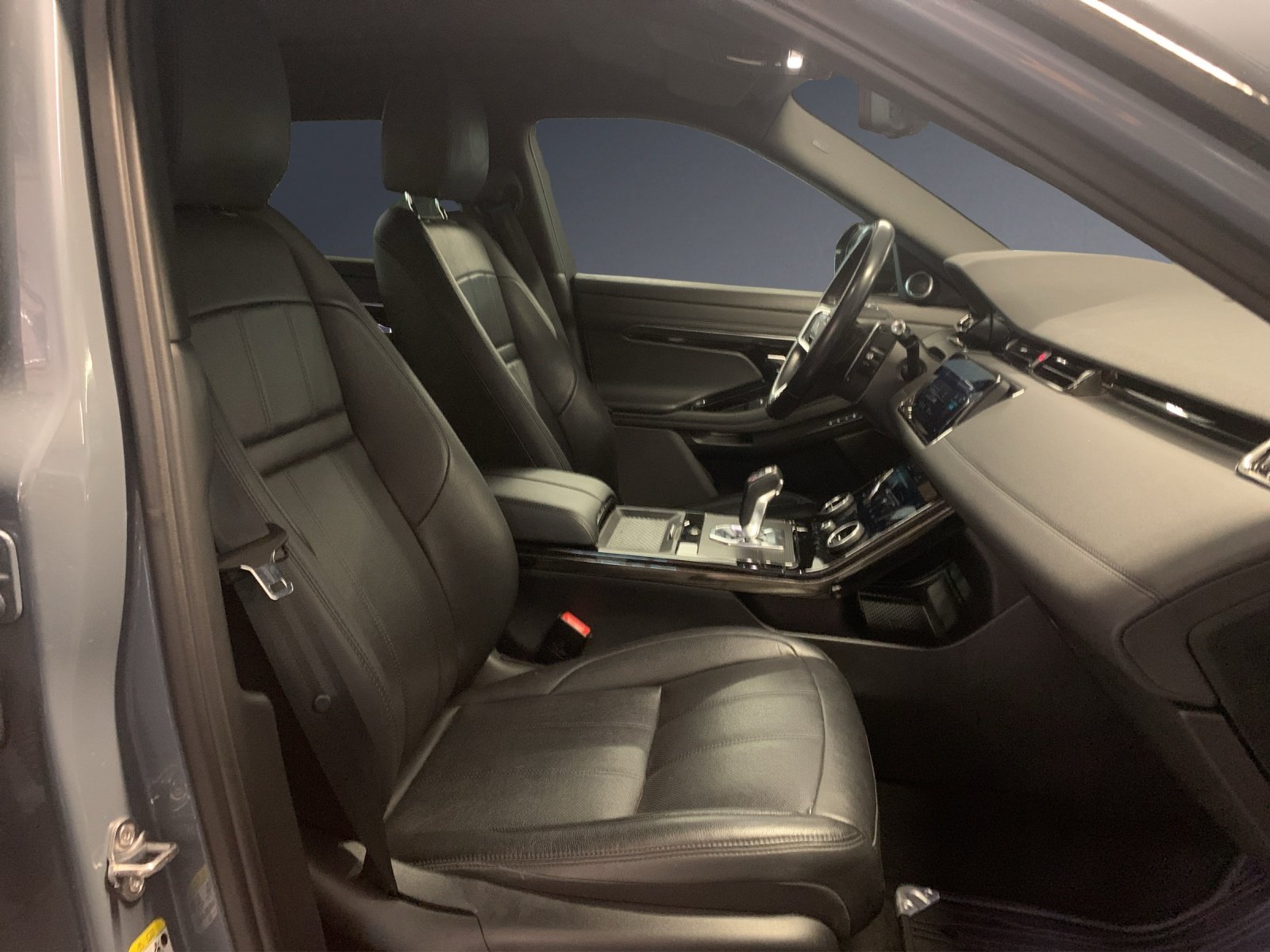 LAND ROVER Evoque R-Dynamic SE, Plug-in-Hybrid Benzin/Elektro, Occasion / Gebraucht, Automatik - 7