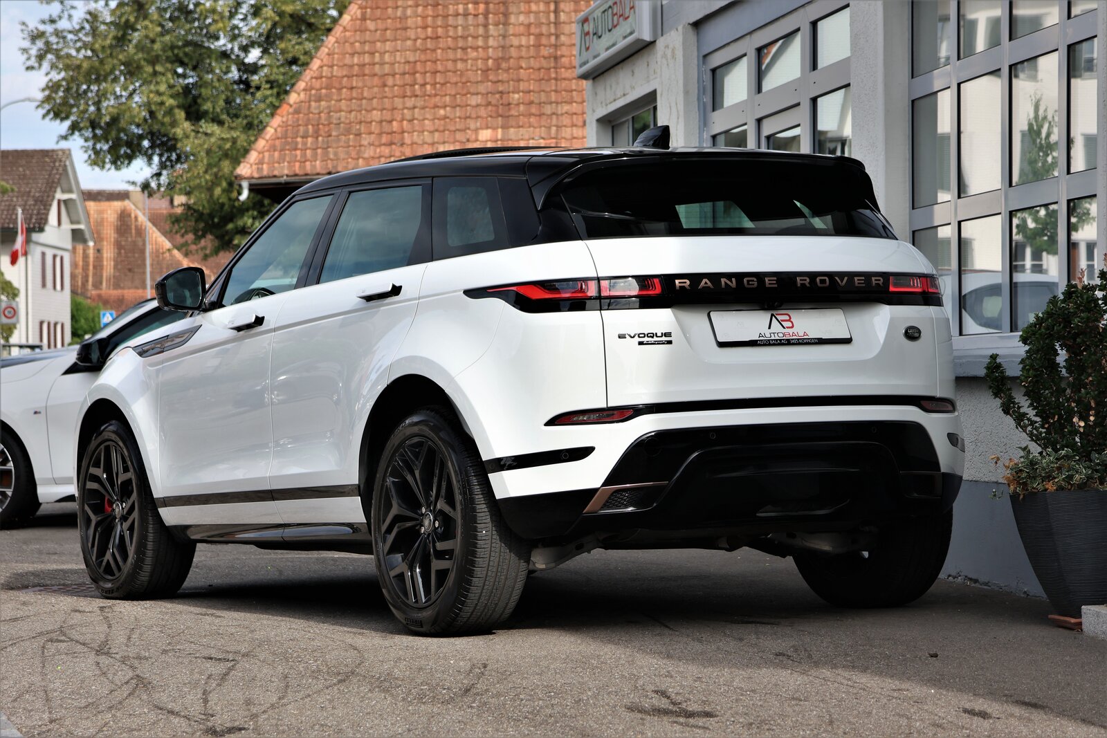 LAND ROVER Range Rover Evoque R-Dynamic P 250 AB AT9, Mild-Hybrid Petrol/Electric, Second hand / Used, Automatic - 3