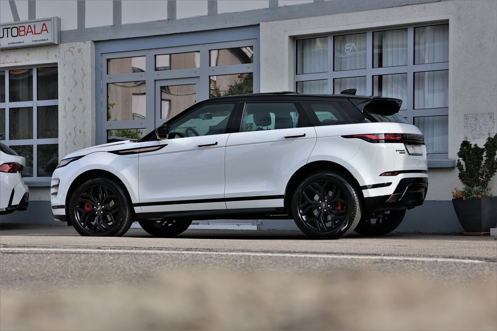 LAND ROVER Range Rover Evoque R-Dynamic P 250 AB AT9, Mild-Hybrid Petrol/Electric, Second hand / Used, Automatic - 4