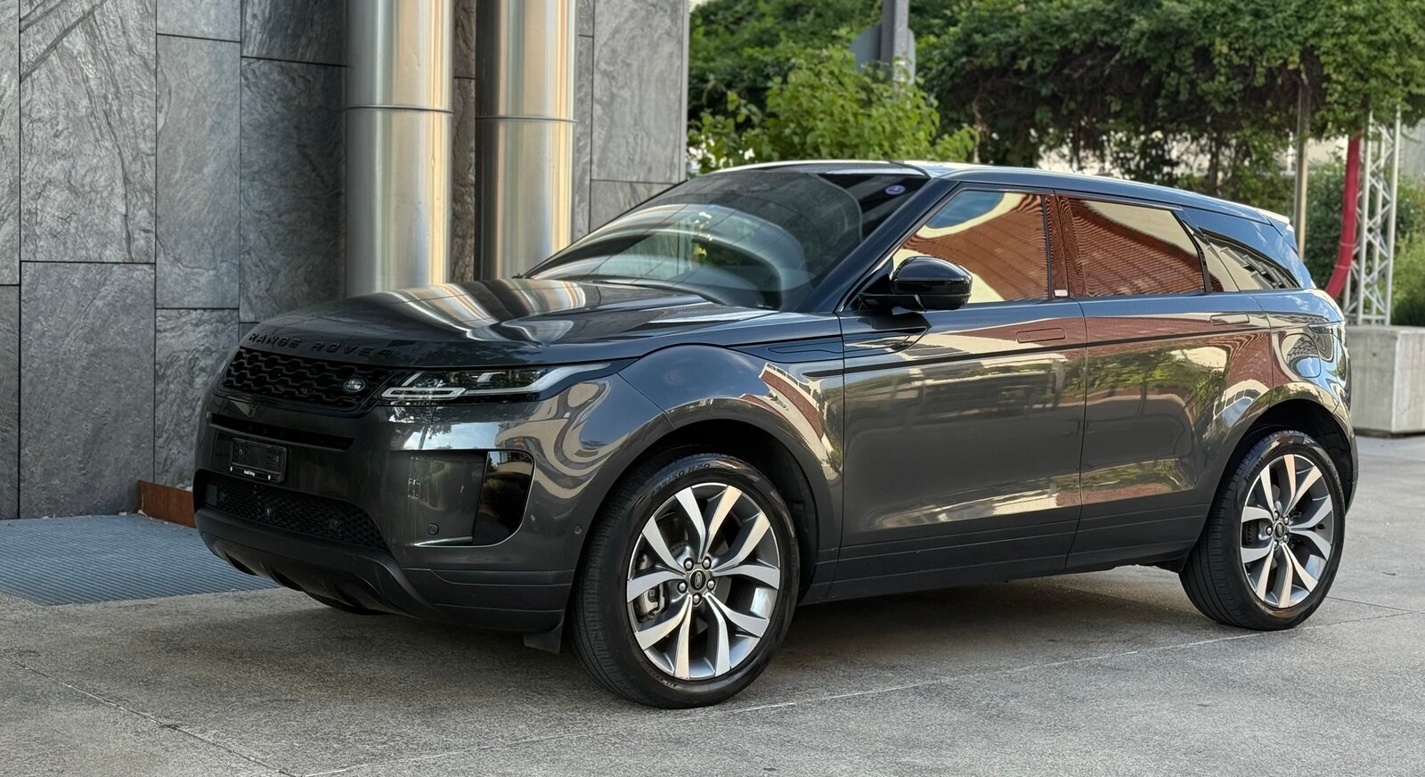 LAND ROVER Range Rover Evoque R-Dynamic P 300e SE AT8, Plug-in-Hybrid Benzin/Elektro, Occasion / Gebraucht, Automatik - 2