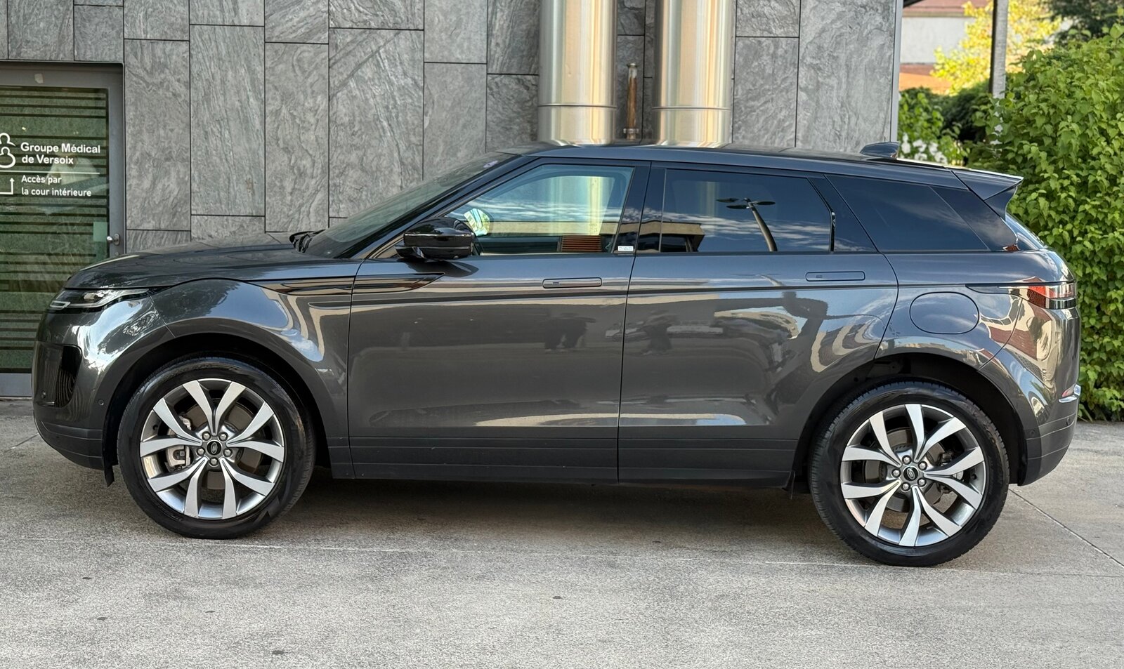 LAND ROVER Range Rover Evoque R-Dynamic P 300e SE AT8, Plug-in-Hybrid Benzin/Elektro, Occasion / Gebraucht, Automatik - 6