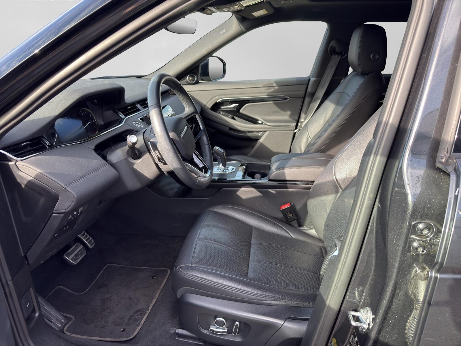 LAND ROVER Range Rover Evoque 2.0 T 250 R-Dynamic SE, Hybride Léger Essence/Électricité, Occasion / Utilisé, Automatique - 2